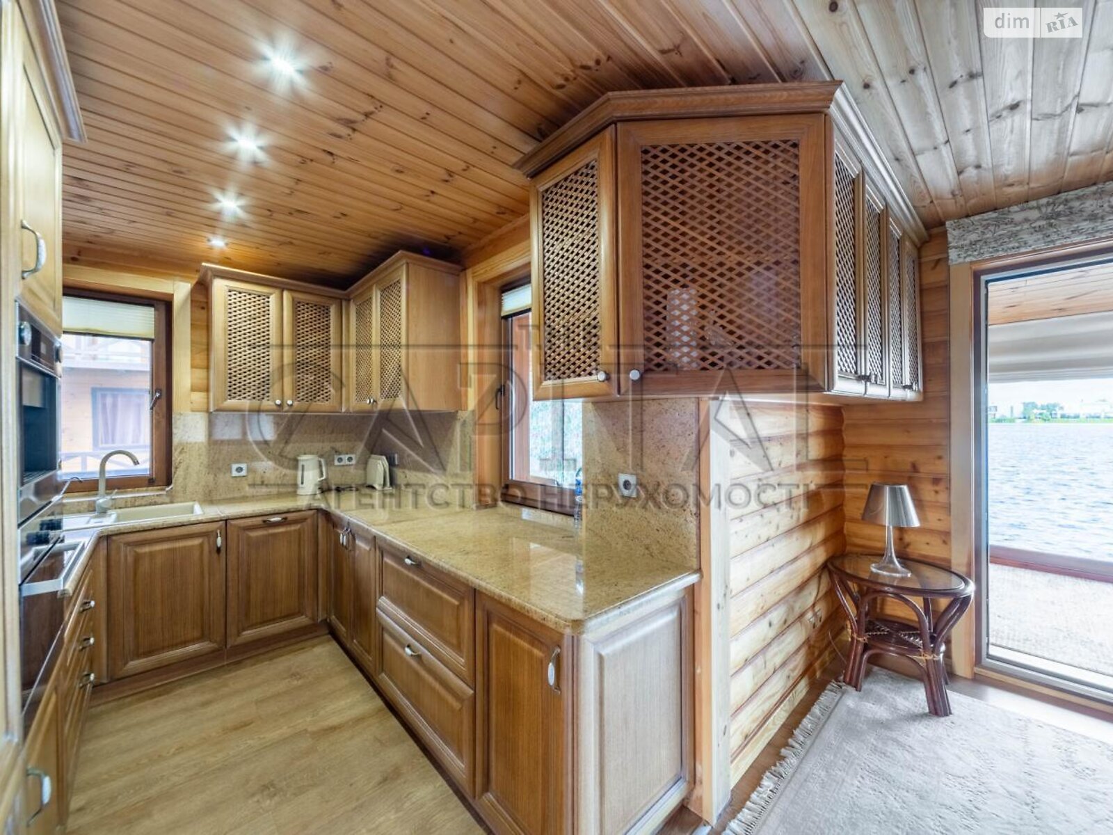 двухэтажный дом, 200 кв. м, кирпич. Продажа в Вишенки фото 1 двухэтажный дом, 200 кв. м, кирпич. Продажа в Вишенки фото 1