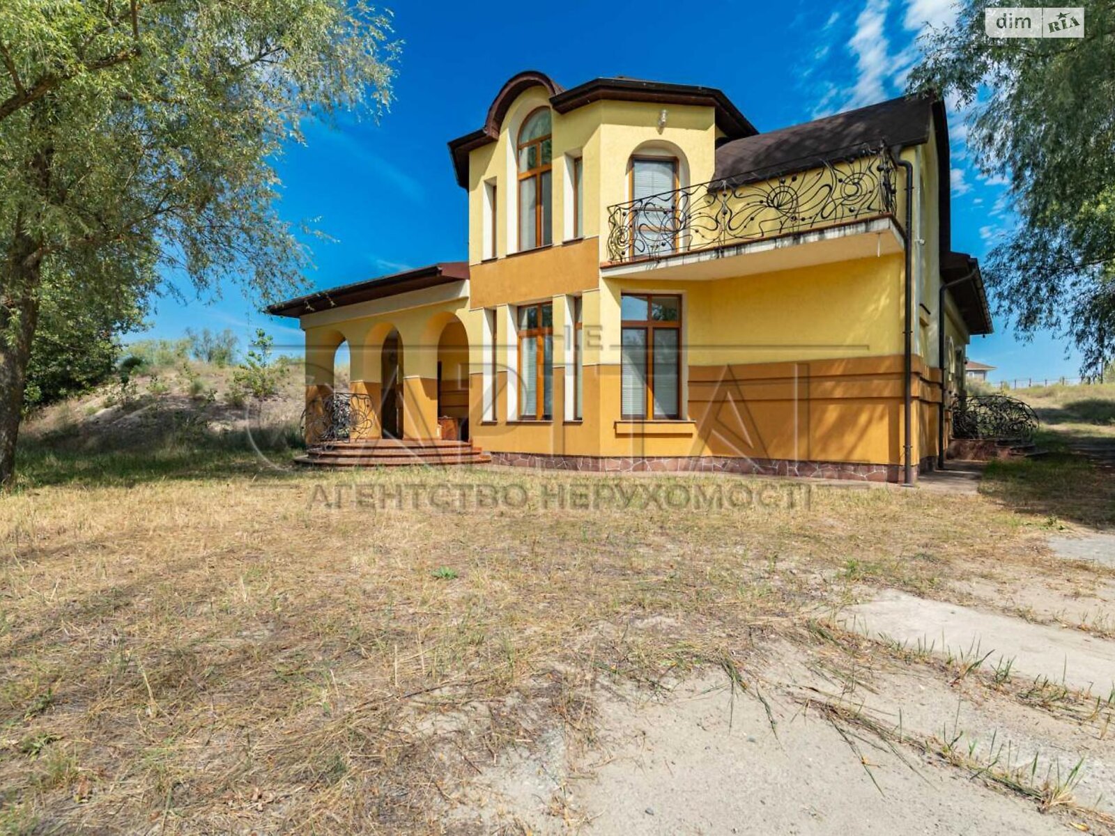 триповерховий будинок, 1000 кв. м, кирпич. Продаж у Вишеньках фото 1 триповерховий будинок, 1000 кв. м, кирпич. Продаж у Вишеньках фото 1