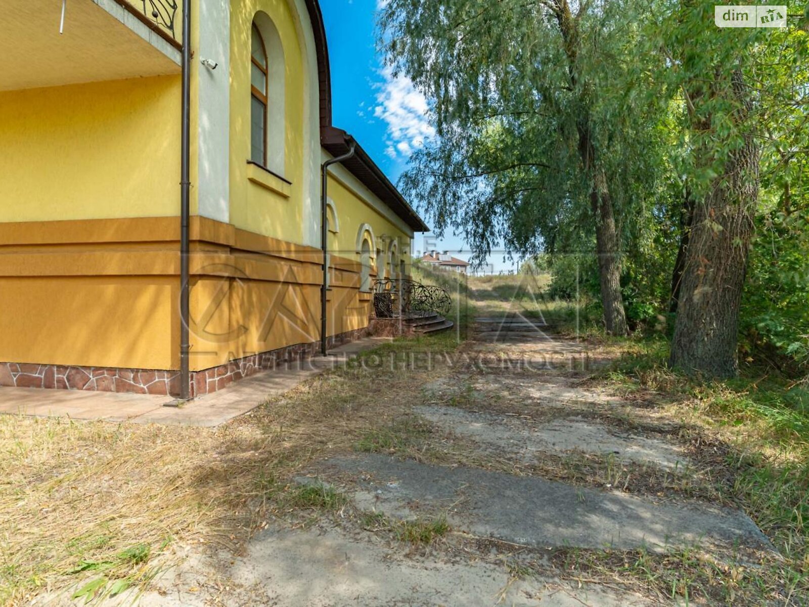 триповерховий будинок, 1000 кв. м, кирпич. Продаж у Вишеньках фото 1 триповерховий будинок, 1000 кв. м, кирпич. Продаж у Вишеньках фото 1