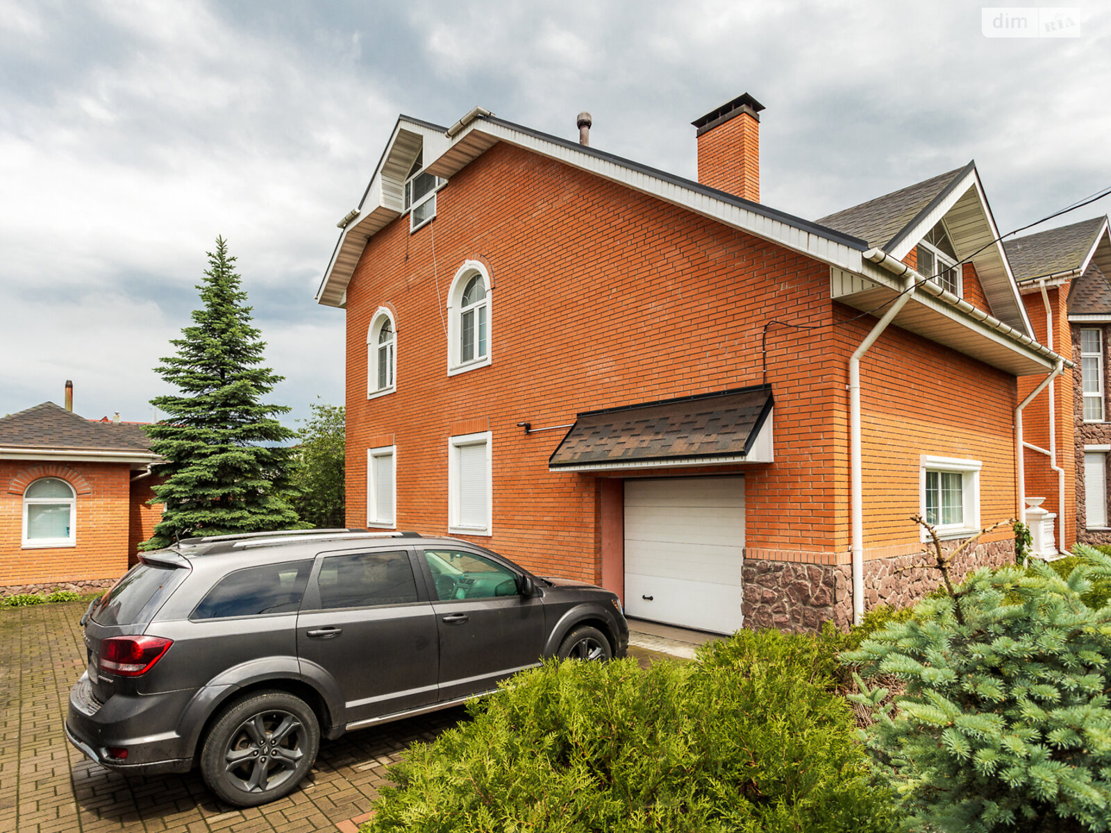 двухэтажный дом, 395.4 кв. м, кирпич. Продажа в Вишенки фото 1