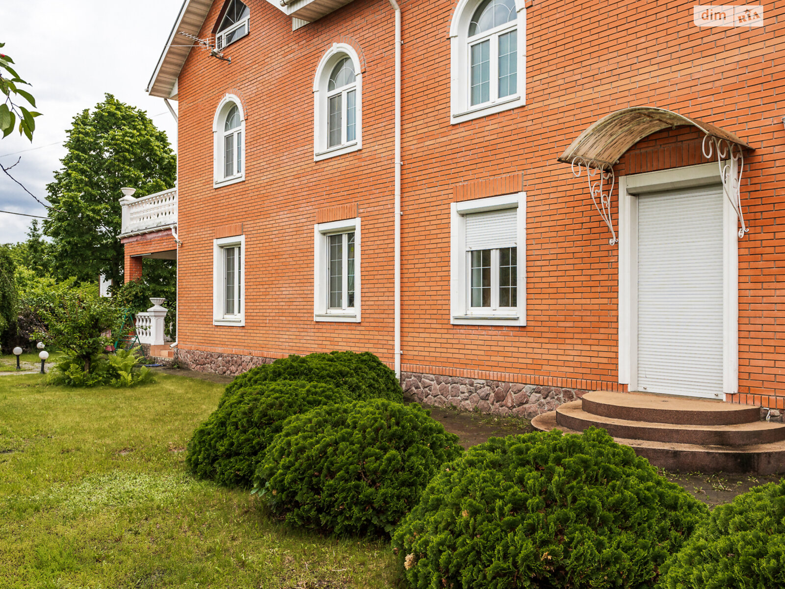 двухэтажный дом, 395.4 кв. м, кирпич. Продажа в Вишенки фото 1