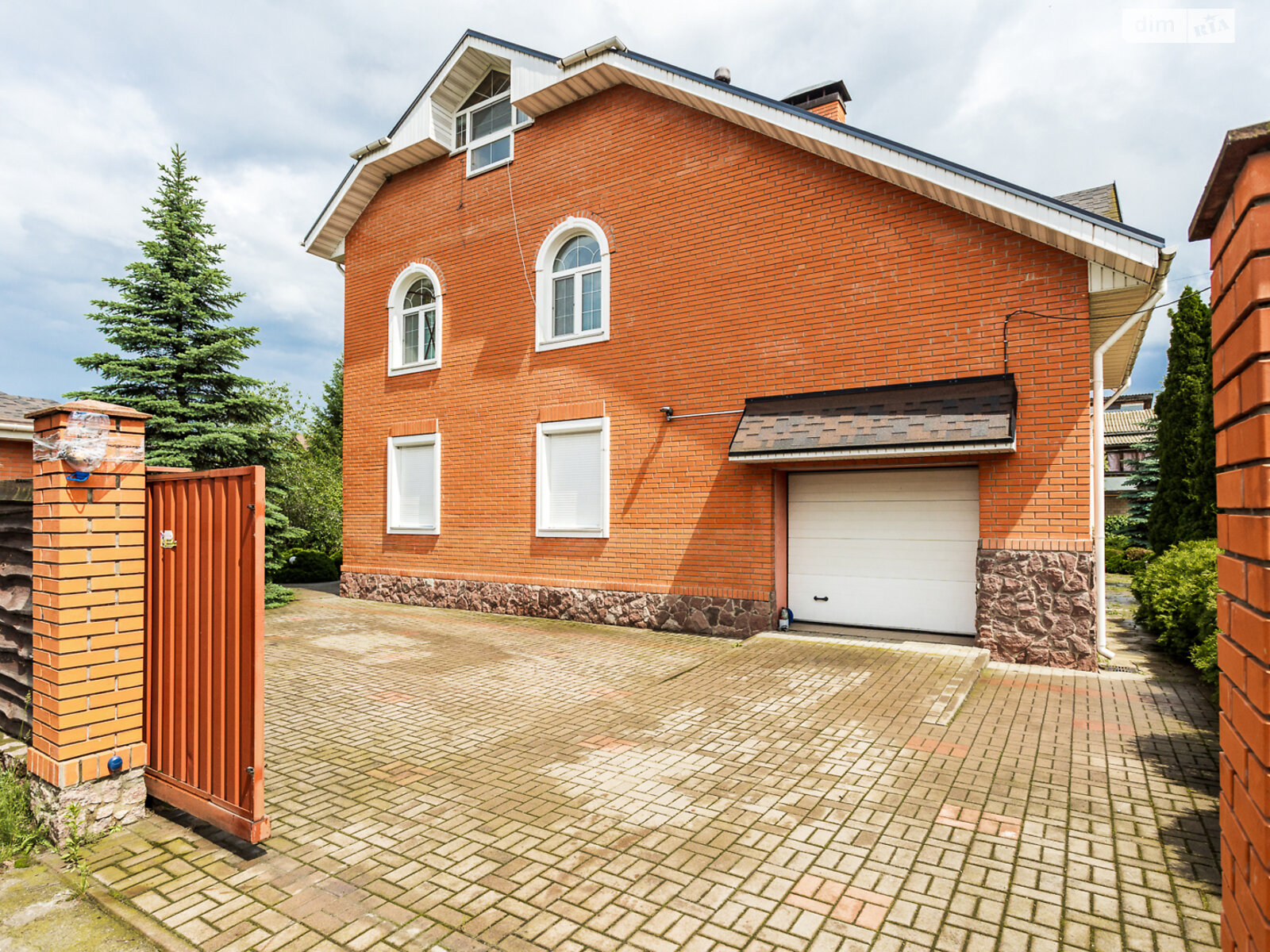 двухэтажный дом, 395.4 кв. м, кирпич. Продажа в Вишенки фото 1