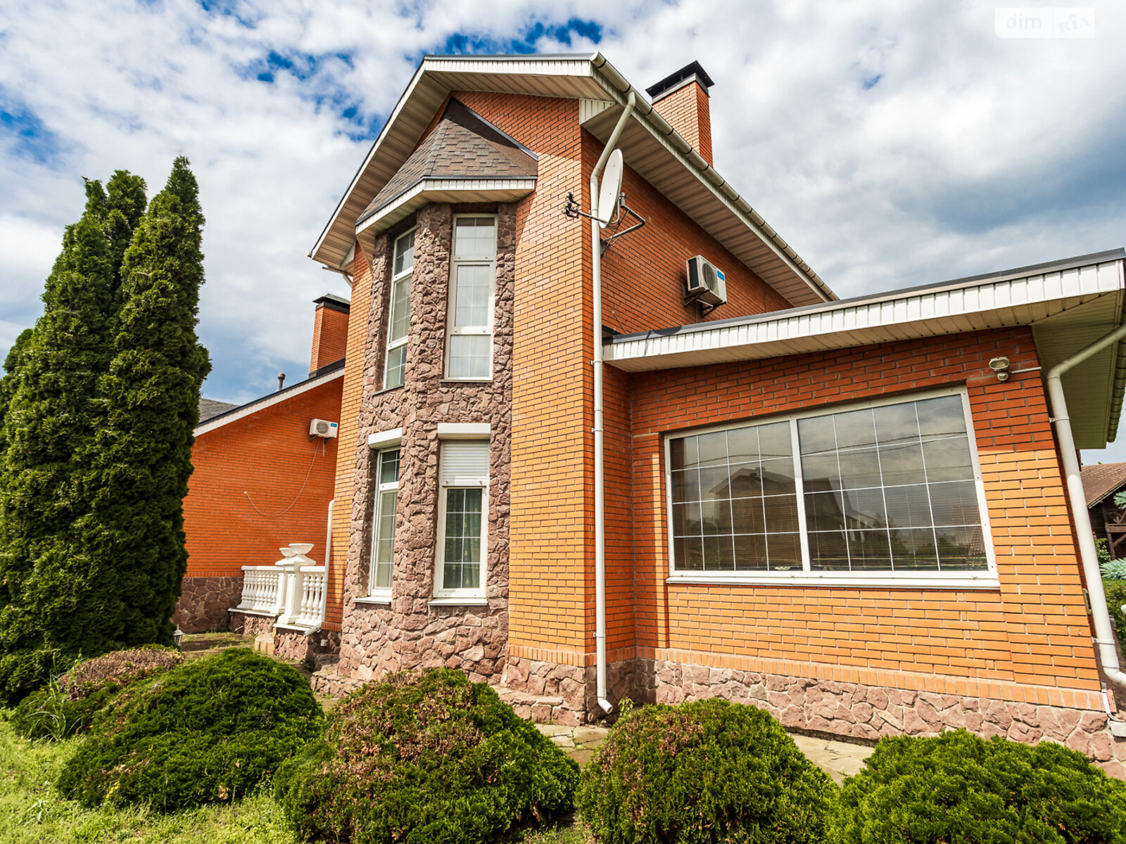 двухэтажный дом, 395.4 кв. м, кирпич. Продажа в Вишенки фото 1