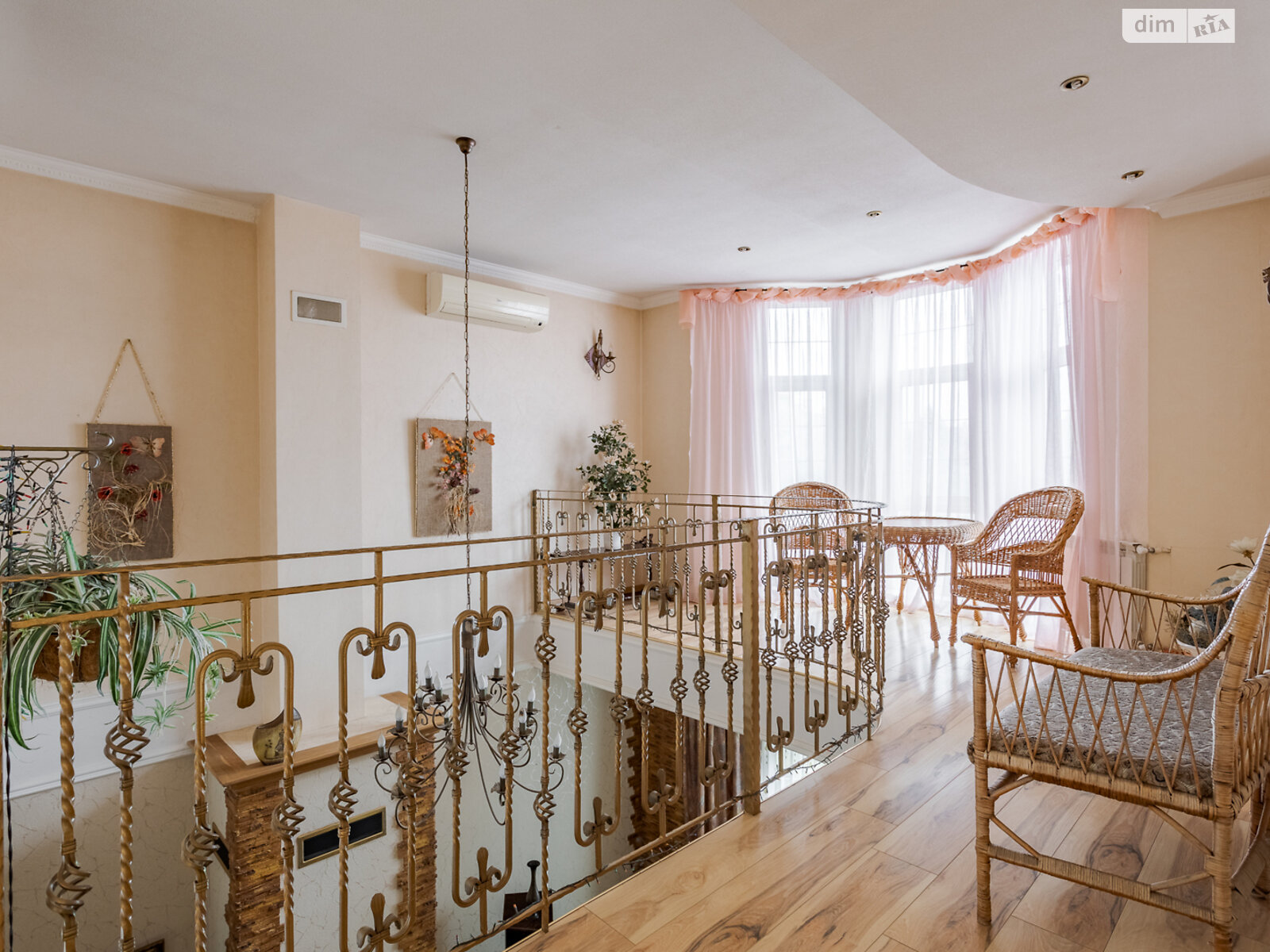 двухэтажный дом, 395.4 кв. м, кирпич. Продажа в Вишенки фото 1