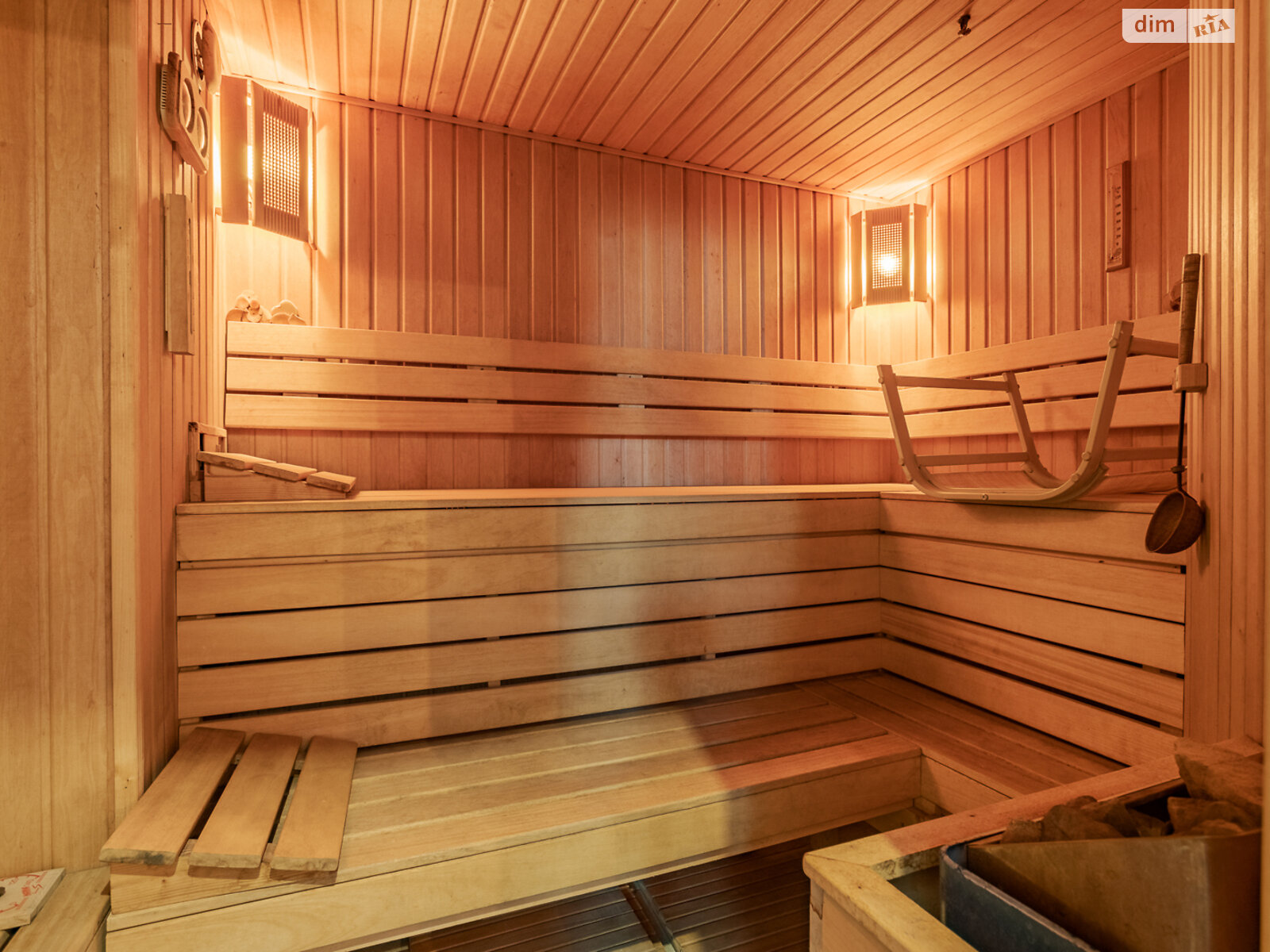 двухэтажный дом, 395.4 кв. м, кирпич. Продажа в Вишенки фото 1