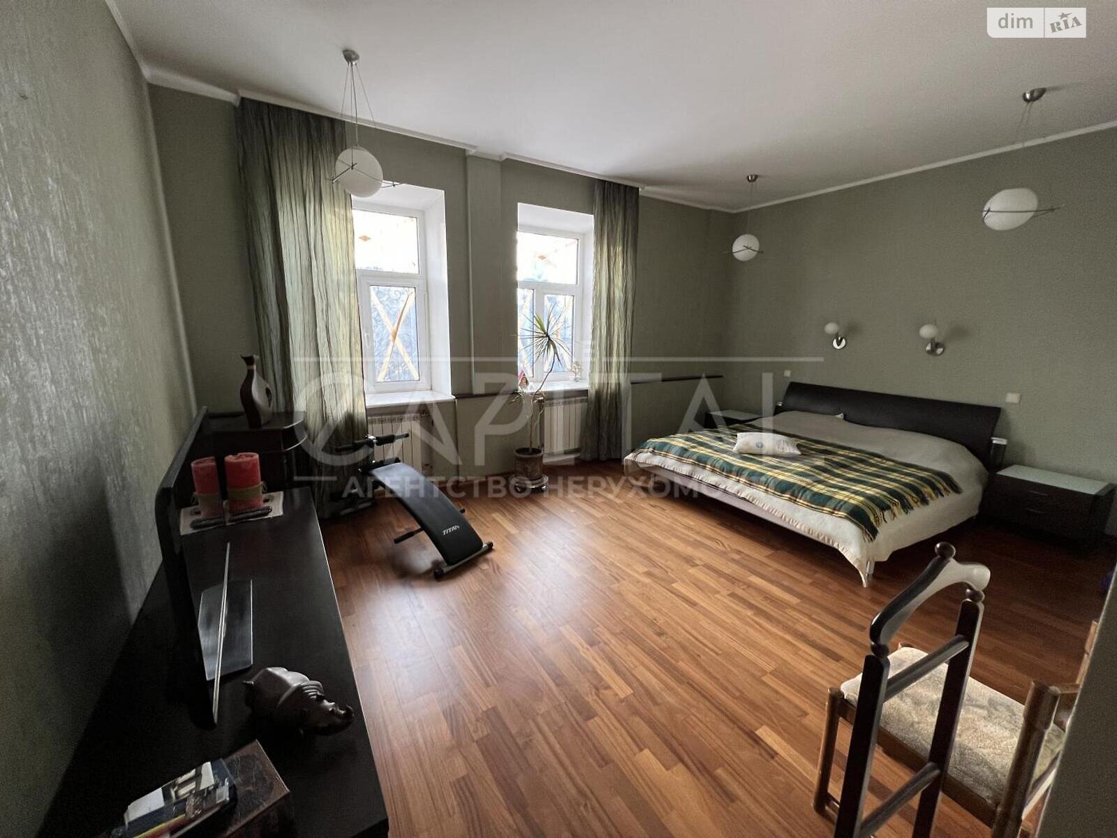 трехэтажный дом, 380 кв. м, кирпич. Продажа в Вишенки фото 1