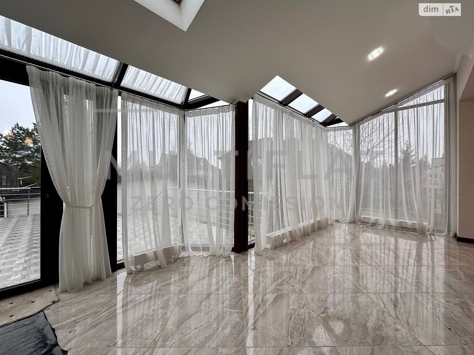 триповерховий будинок з гаражем, 495.8 кв. м, цегла. Продаж у Вишеньках фото 1 триповерховий будинок з гаражем, 495.8 кв. м, цегла. Продаж у Вишеньках фото 1