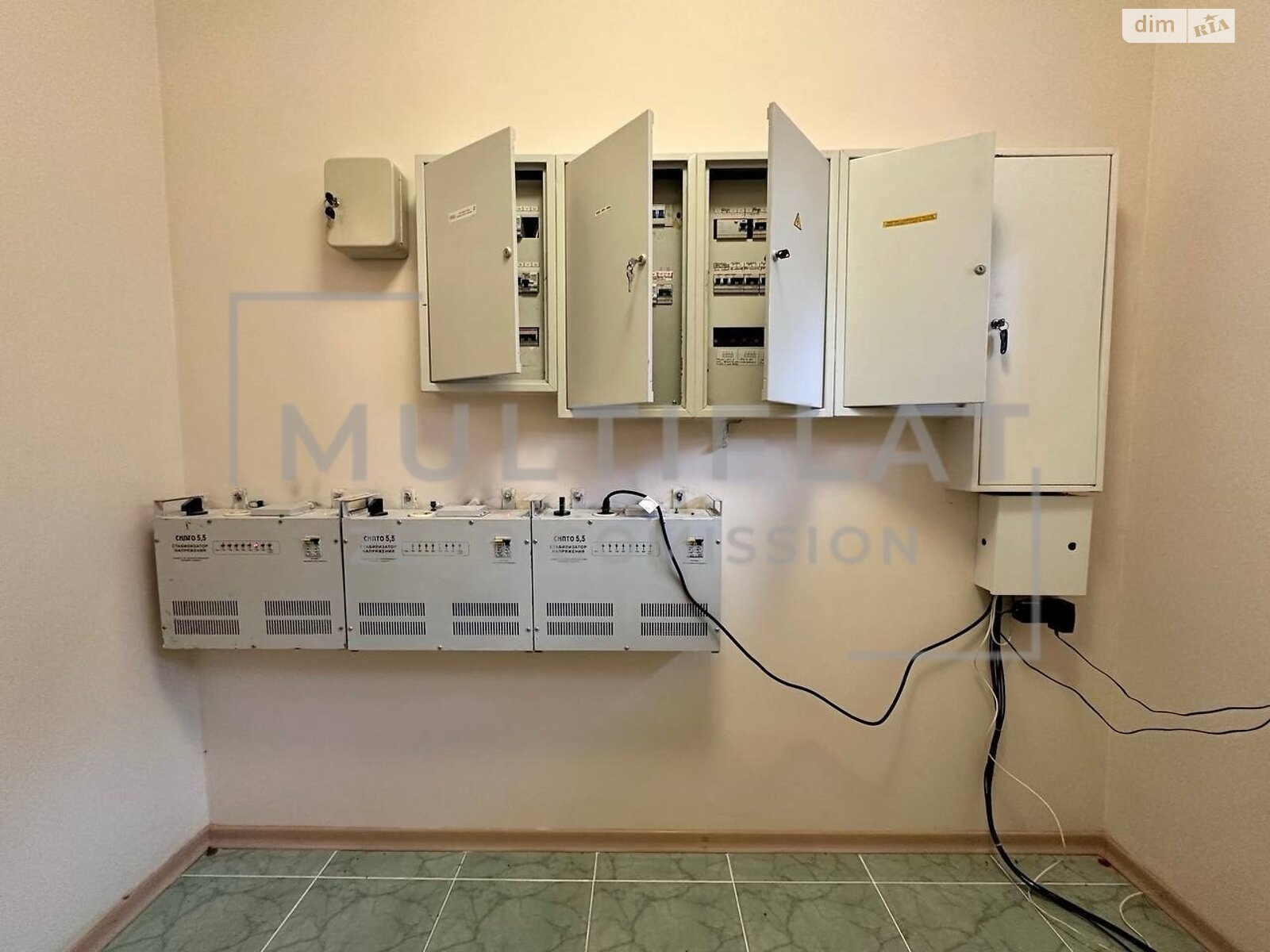 триповерховий будинок з гаражем, 495.8 кв. м, цегла. Продаж у Вишеньках фото 1 триповерховий будинок з гаражем, 495.8 кв. м, цегла. Продаж у Вишеньках фото 1