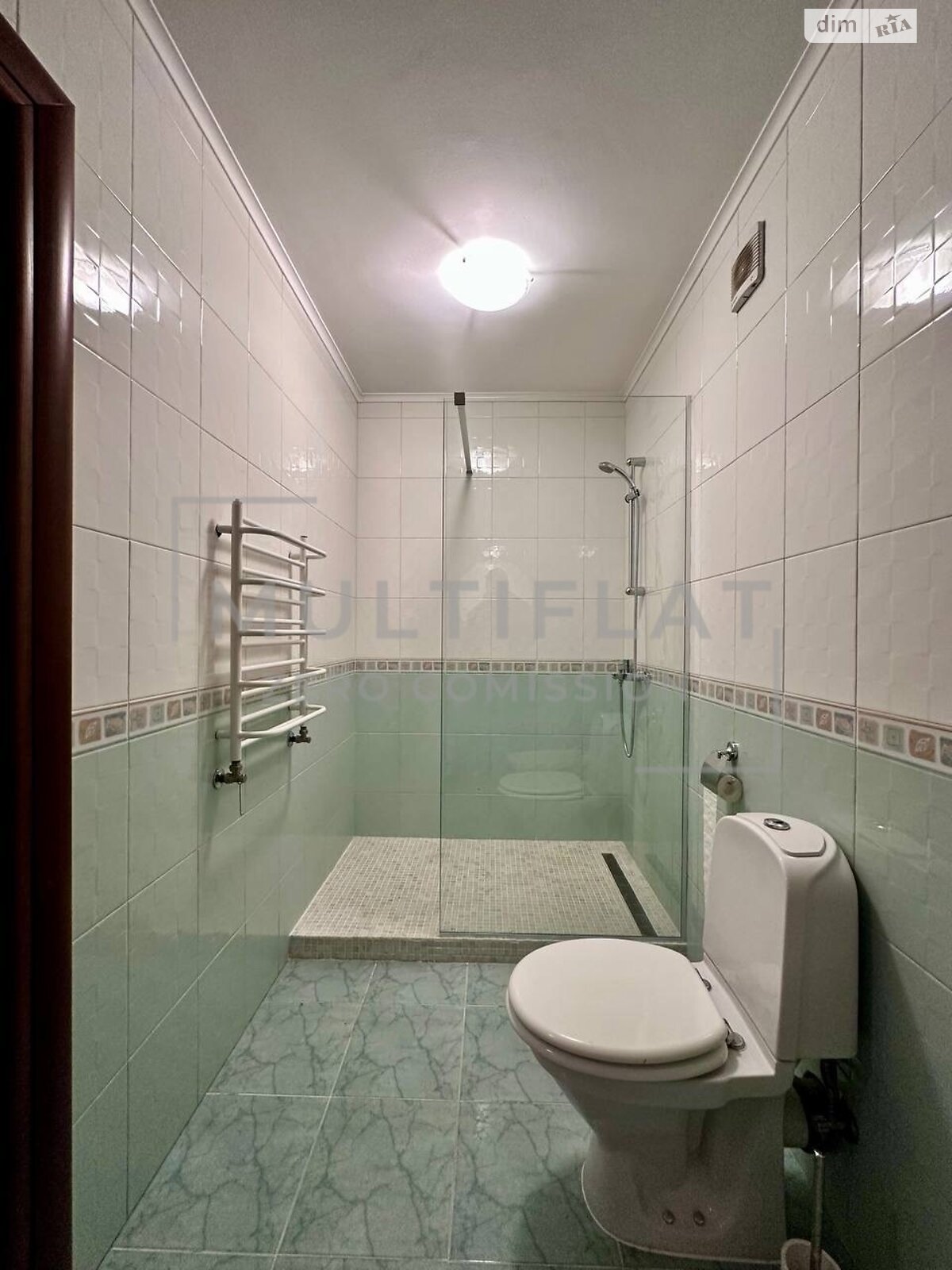 триповерховий будинок з гаражем, 495.8 кв. м, цегла. Продаж у Вишеньках фото 1 триповерховий будинок з гаражем, 495.8 кв. м, цегла. Продаж у Вишеньках фото 1