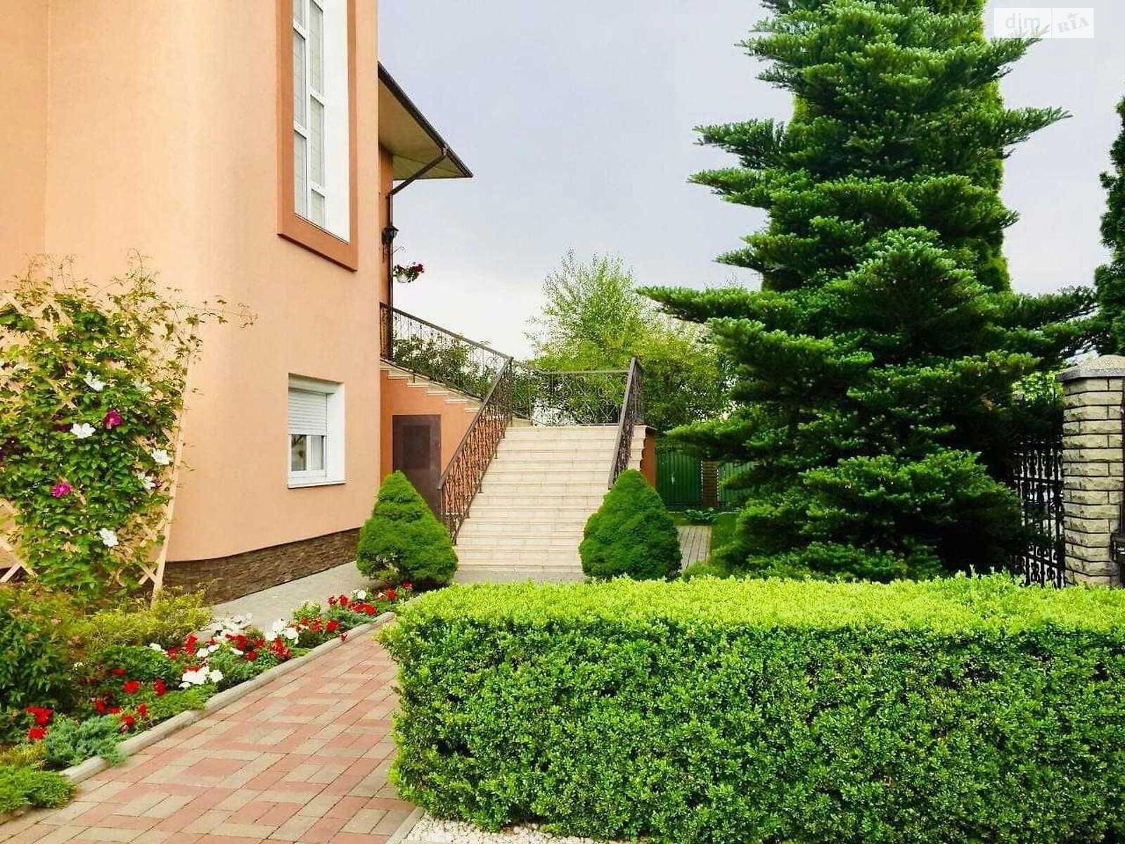 трехэтажный дом, 520 кв. м, кирпич. Продажа в Вишенки фото 1