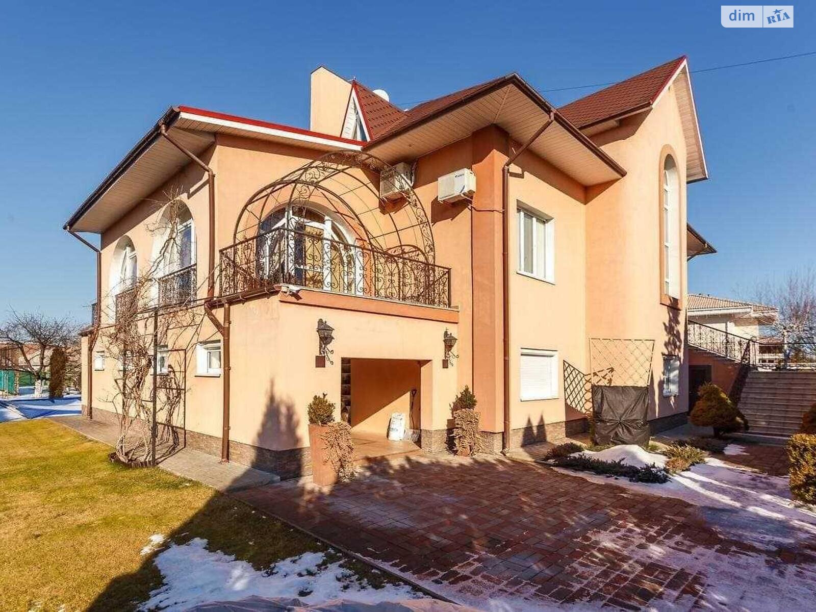 трехэтажный дом, 520 кв. м, кирпич. Продажа в Вишенки фото 1