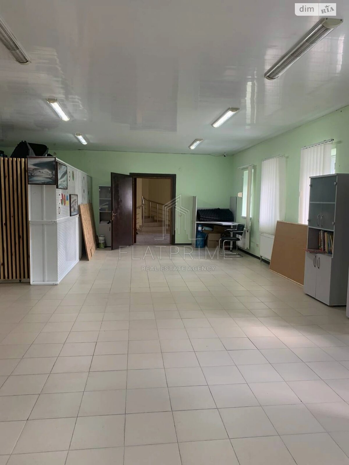 трехэтажный дом с ремонтом, 585 кв. м, кирпич. Продажа в Вишневом фото 1 трехэтажный дом с ремонтом, 585 кв. м, кирпич. Продажа в Вишневом фото 1