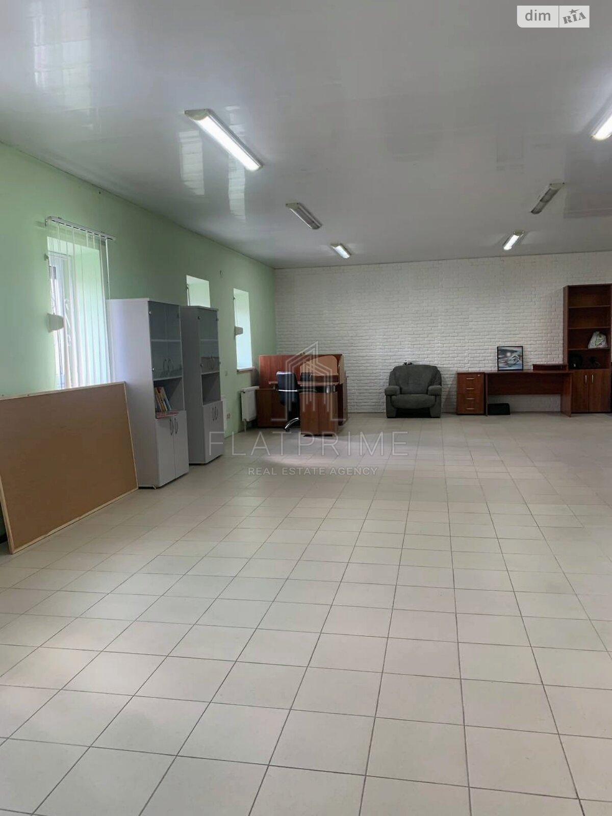 трехэтажный дом с ремонтом, 585 кв. м, кирпич. Продажа в Вишневом фото 1 трехэтажный дом с ремонтом, 585 кв. м, кирпич. Продажа в Вишневом фото 1