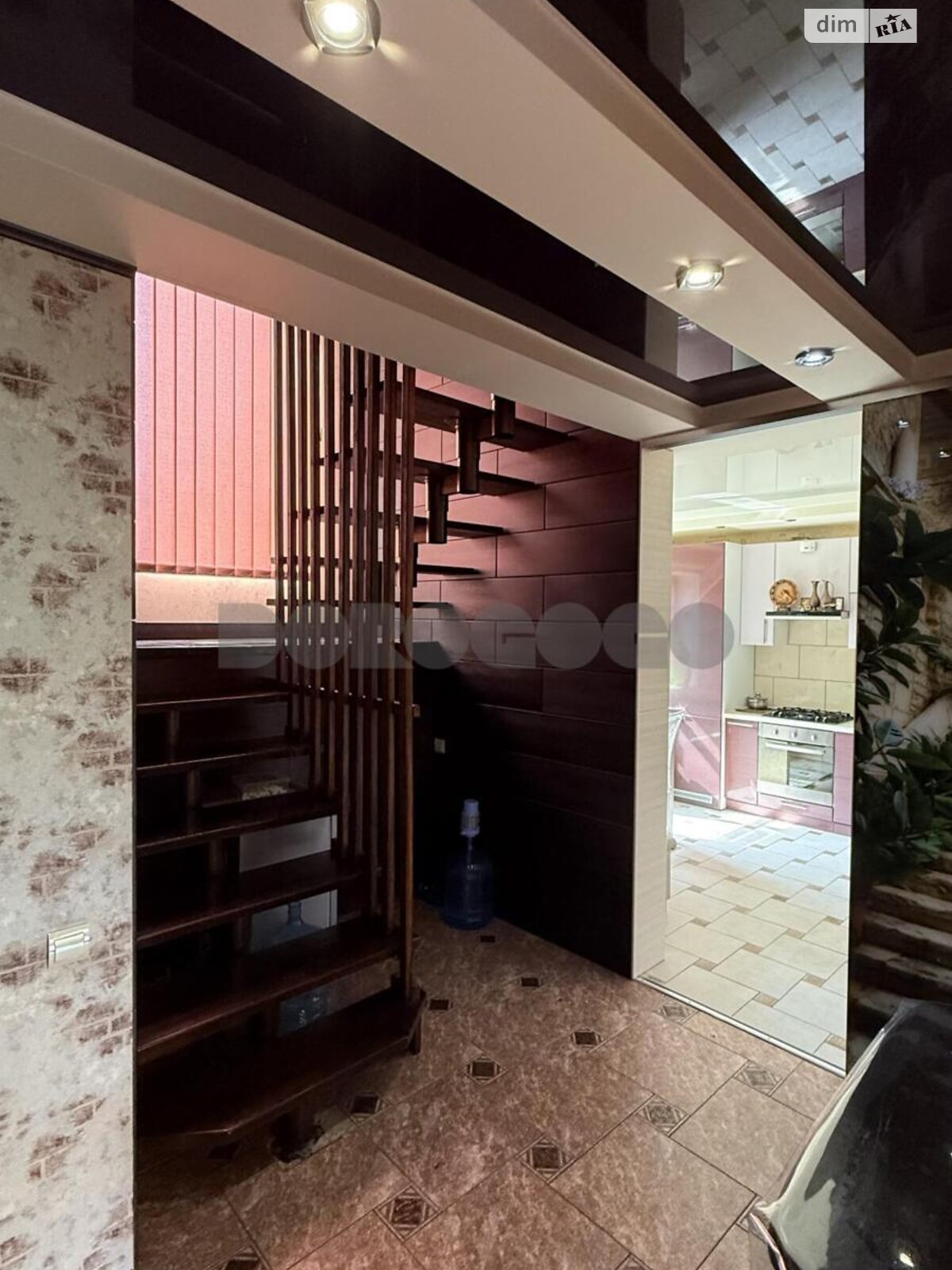триповерховий будинок, 280 кв. м, кирпич. Продаж у Вишневому фото 1 триповерховий будинок, 280 кв. м, кирпич. Продаж у Вишневому фото 1