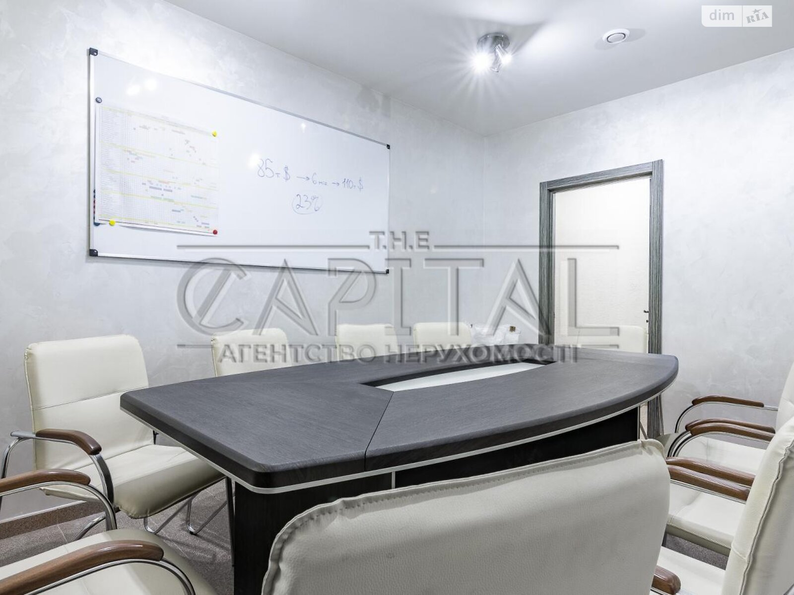 трехэтажный дом с балконом, 750 кв. м, кирпич. Продажа в Вишневом фото 1 трехэтажный дом с балконом, 750 кв. м, кирпич. Продажа в Вишневом фото 1