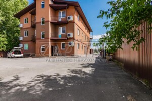триповерховий будинок з балконом, 783.3 кв. м, цегла. Продаж у Вишневому фото 2