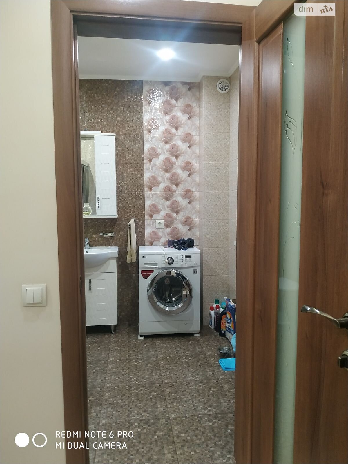 трехэтажный дом с ремонтом, 250 кв. м, кирпич. Продажа в Вислобоках фото 1