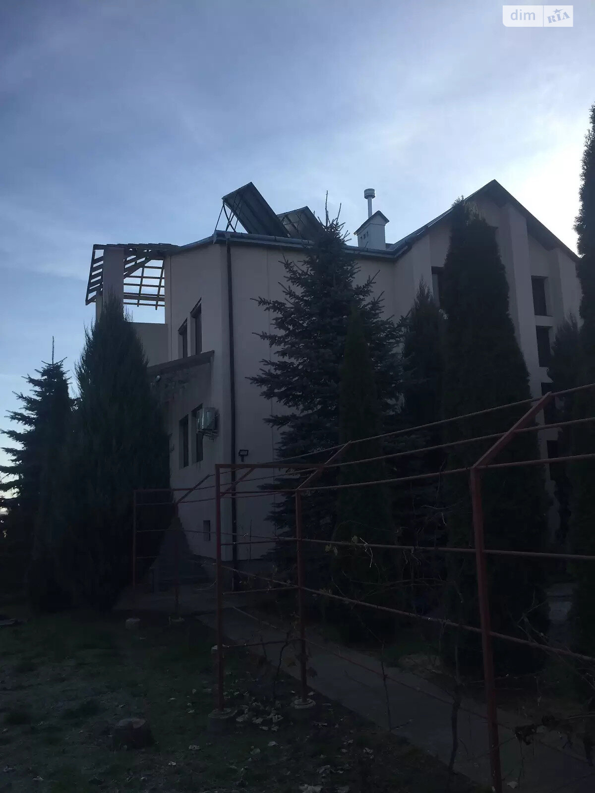 трехэтажный дом с верандой, 475 кв. м, кирпич. Продажа в Вислобоках фото 1 трехэтажный дом с верандой, 475 кв. м, кирпич. Продажа в Вислобоках фото 1