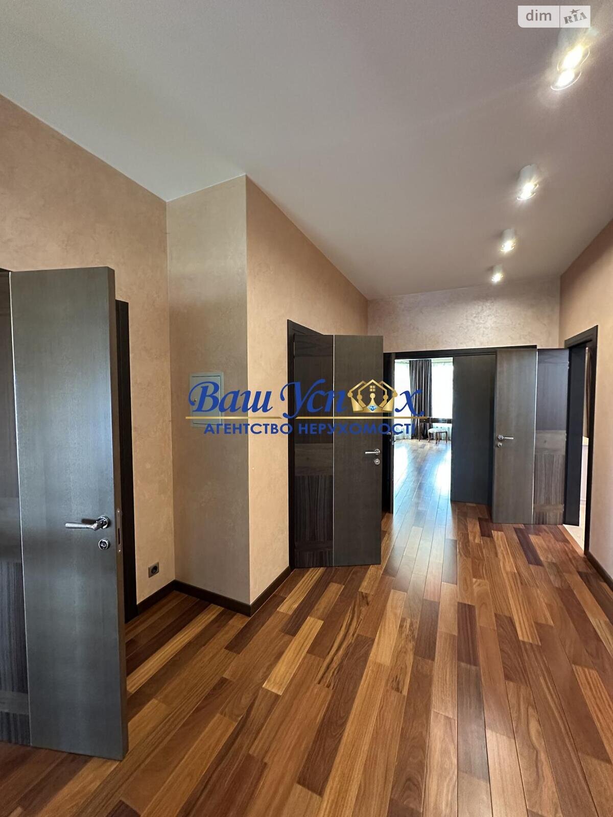 двухэтажный дом, 430 кв. м, кирпич. Продажа в Вите-Почтовой фото 1