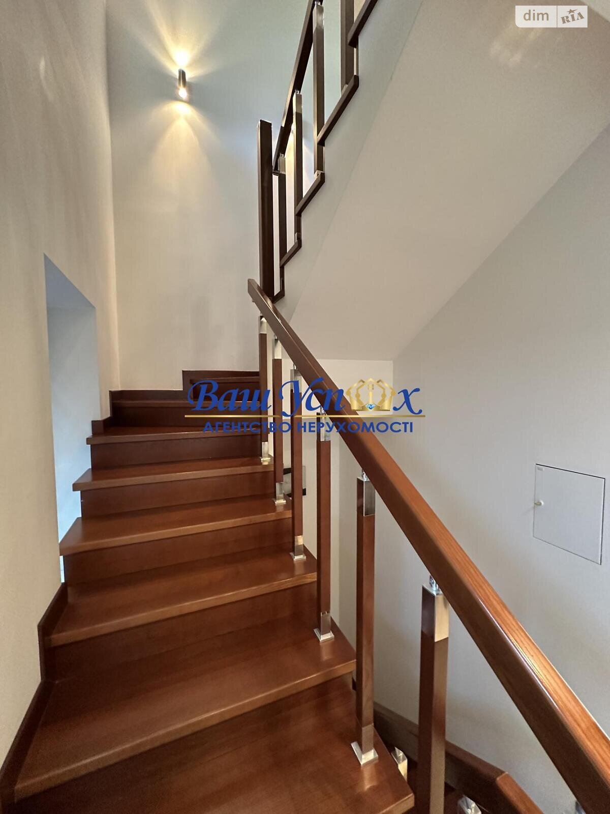 двухэтажный дом, 430 кв. м, кирпич. Продажа в Вите-Почтовой фото 1