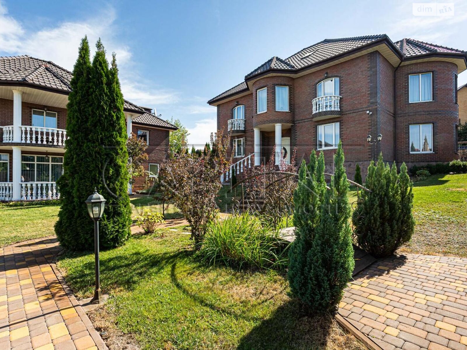 двухэтажный дом с балконом, 309.5 кв. м, кирпич. Продажа в Вите-Почтовой фото 1 двухэтажный дом с балконом, 309.5 кв. м, кирпич. Продажа в Вите-Почтовой фото 1