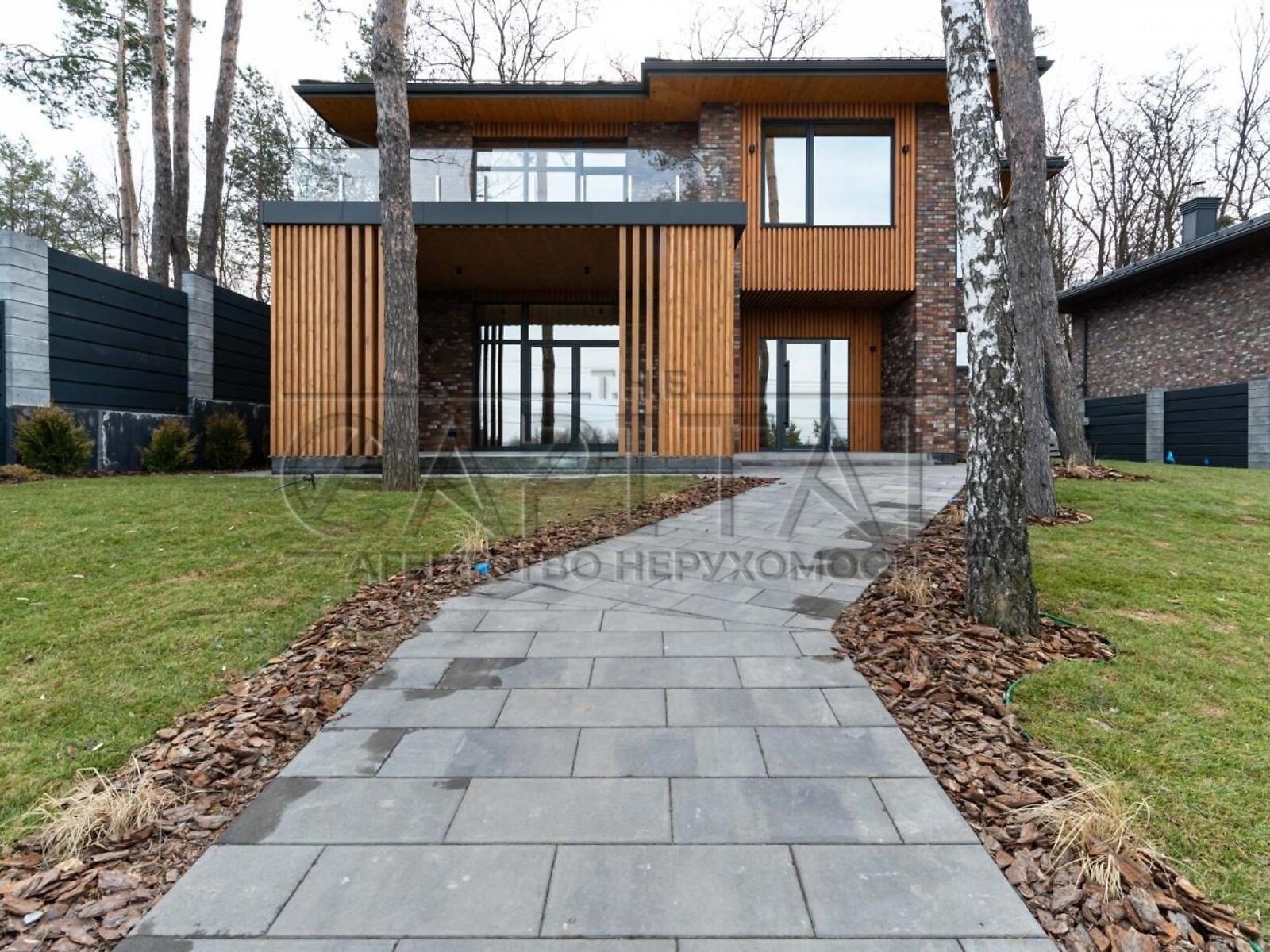 двухэтажный дом с ремонтом, 220 кв. м, кирпич. Продажа в Вите-Почтовой фото 1