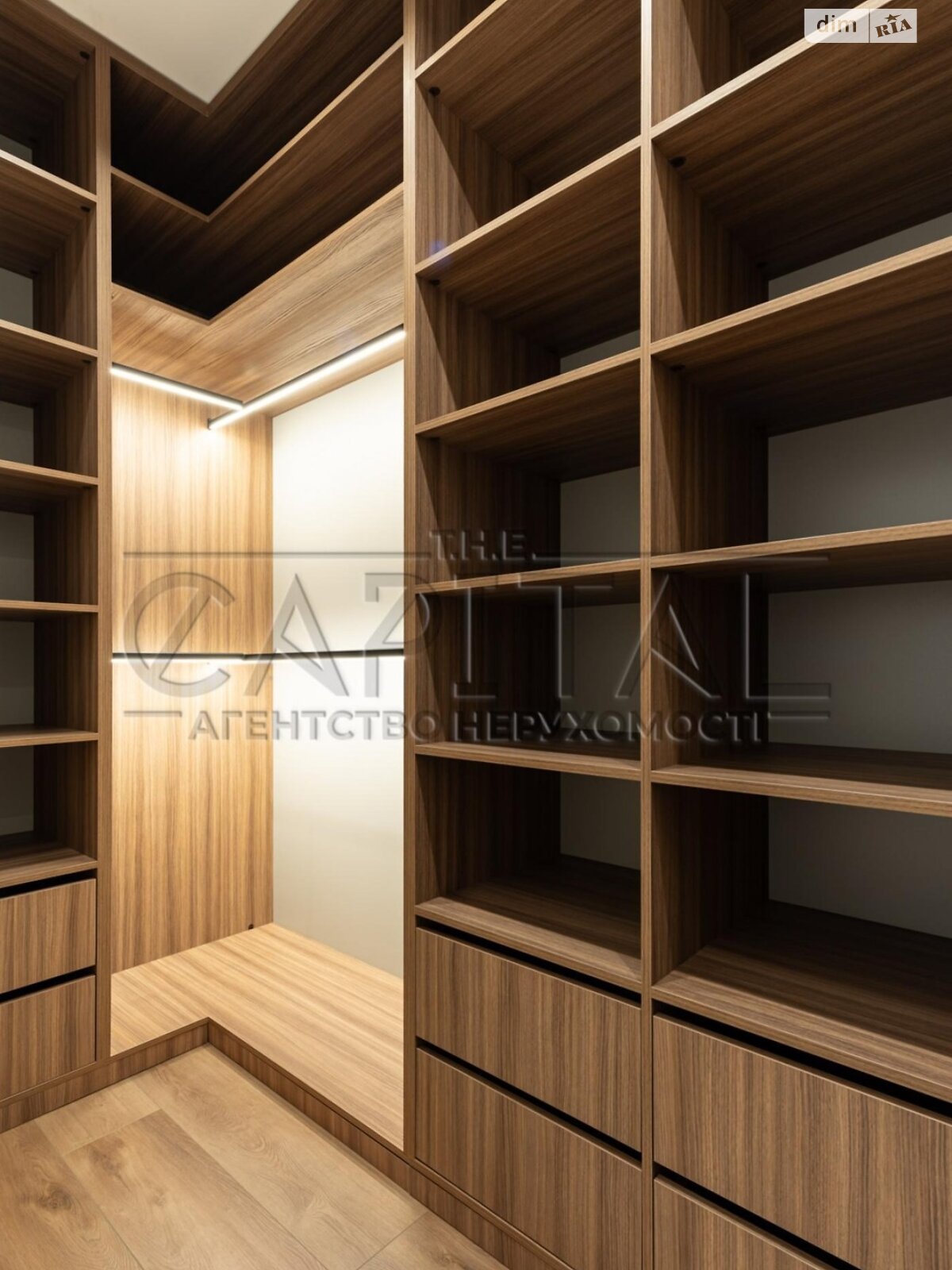 двухэтажный дом с ремонтом, 220 кв. м, кирпич. Продажа в Вите-Почтовой фото 1