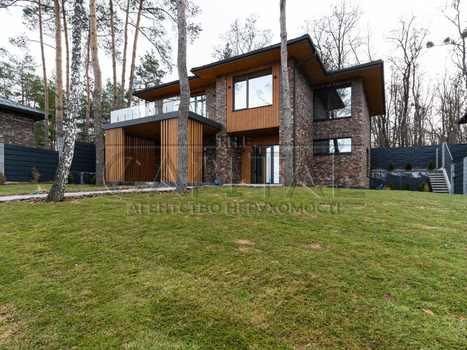 двухэтажный дом с ремонтом, 220 кв. м, кирпич. Продажа в Вите-Почтовой фото 1