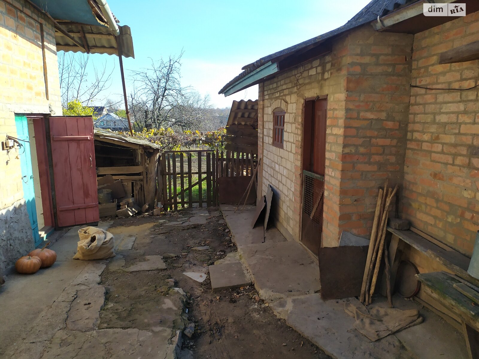 одноэтажный дом с гаражом, 99 кв. м, кирпич. Продажа в Вийтовке фото 1