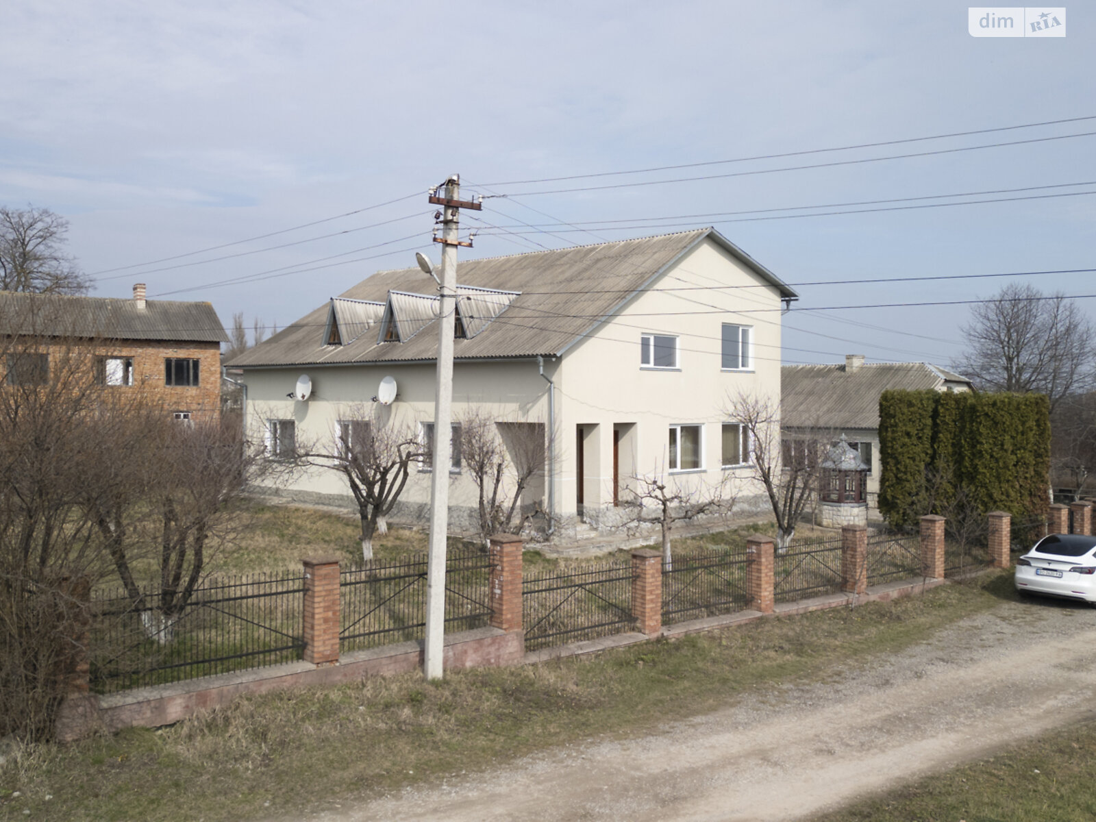 двухэтажный дом с отоплением, 295 кв. м, кирпич. Продажа в Волковцах фото 1