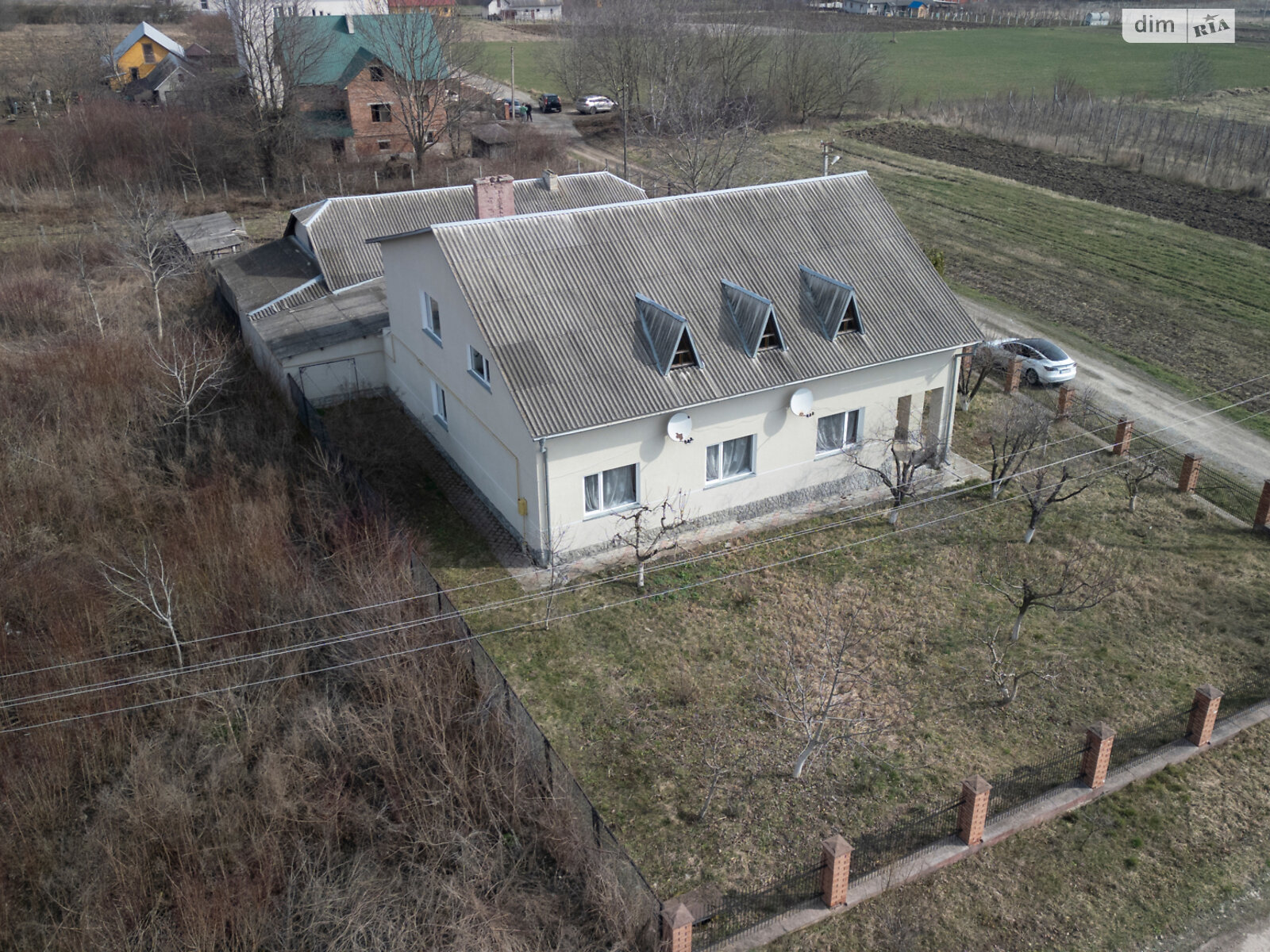 двухэтажный дом с отоплением, 295 кв. м, кирпич. Продажа в Волковцах фото 1