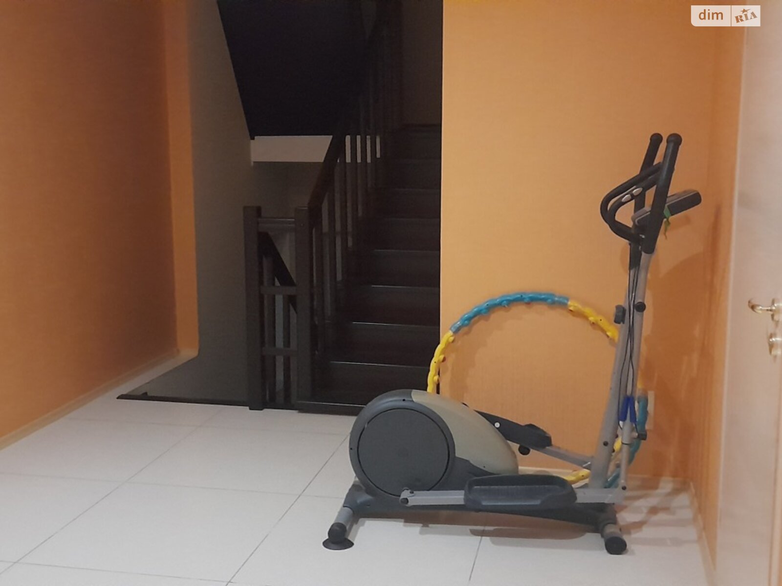 двухэтажный дом с отоплением, 250 кв. м, кирпич. Продажа в Вольном фото 1 двухэтажный дом с отоплением, 250 кв. м, кирпич. Продажа в Вольном фото 1