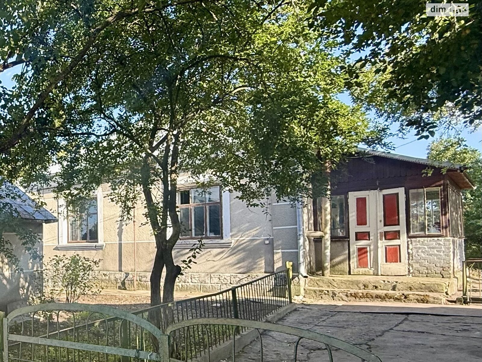 одноэтажный дом с верандой, 82.5 кв. м, кирпич. Продажа в Волочиске фото 1