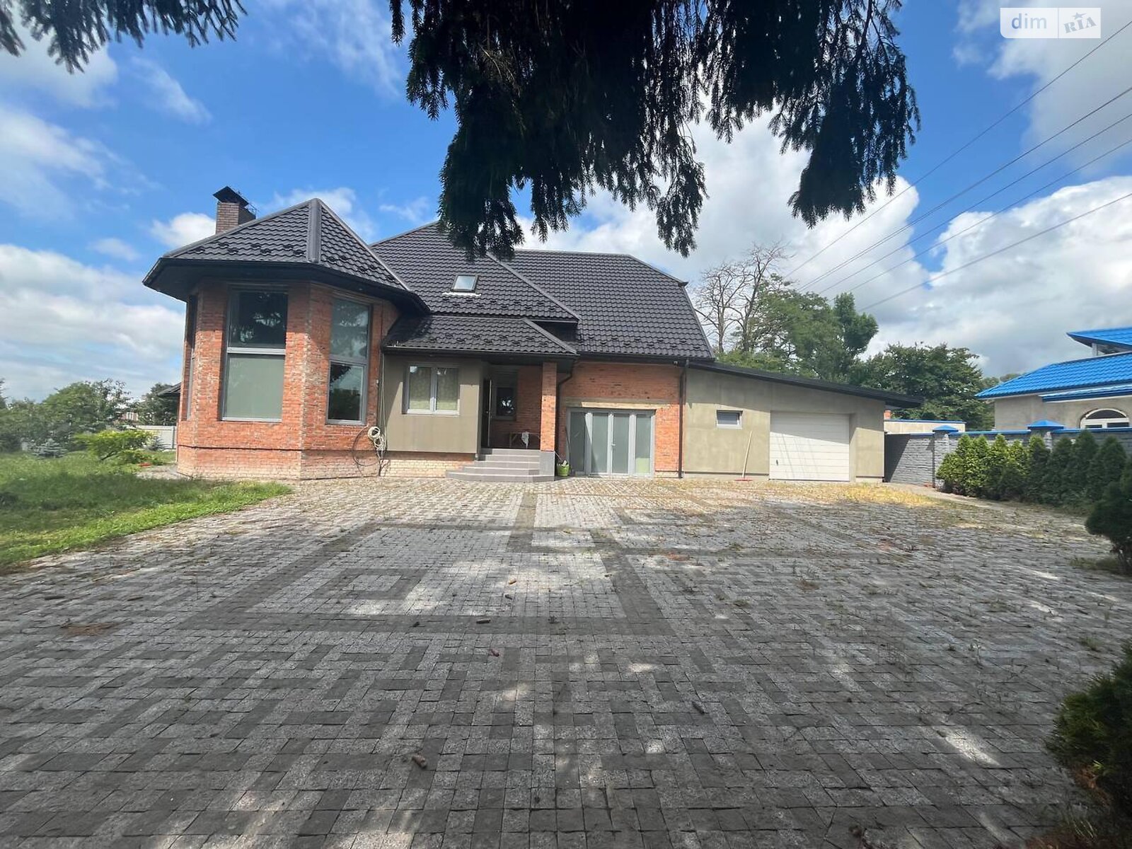 двухэтажный дом с гаражом, 17 кв. м, кирпич. Продажа в Володимире район Владимир-Волынский фото 1