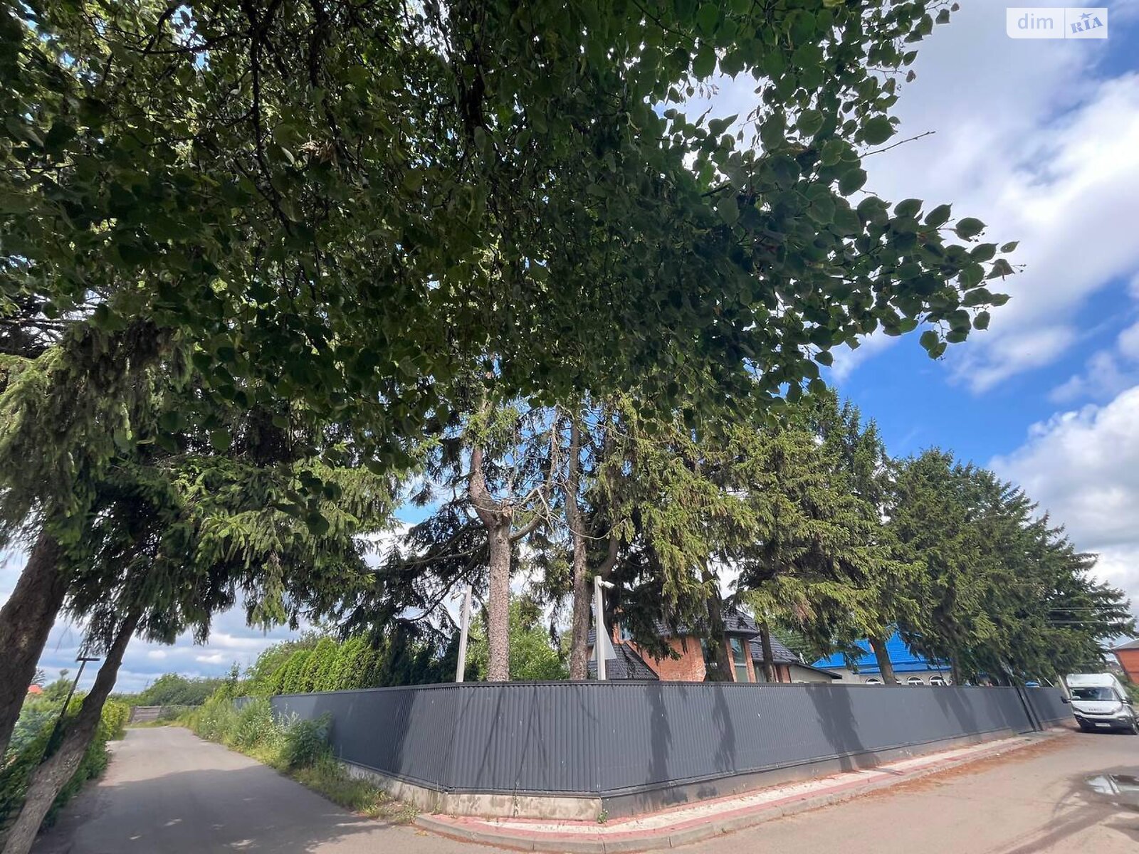 двухэтажный дом с гаражом, 17 кв. м, кирпич. Продажа в Володимире район Владимир-Волынский фото 1