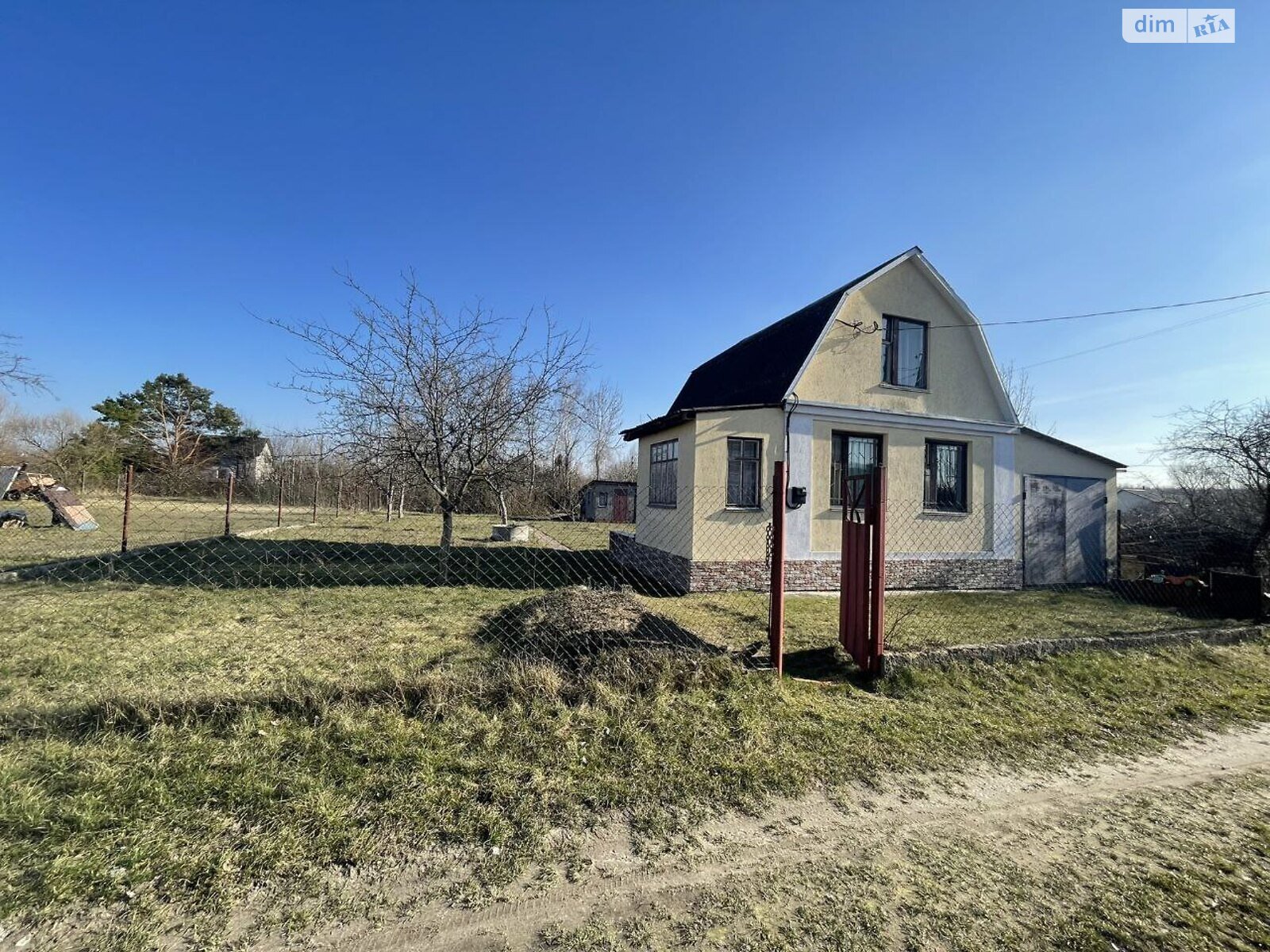 двухэтажный дом, 44 кв. м, кирпич. Продажа в Вольске фото 1 двухэтажный дом, 44 кв. м, кирпич. Продажа в Вольске фото 1