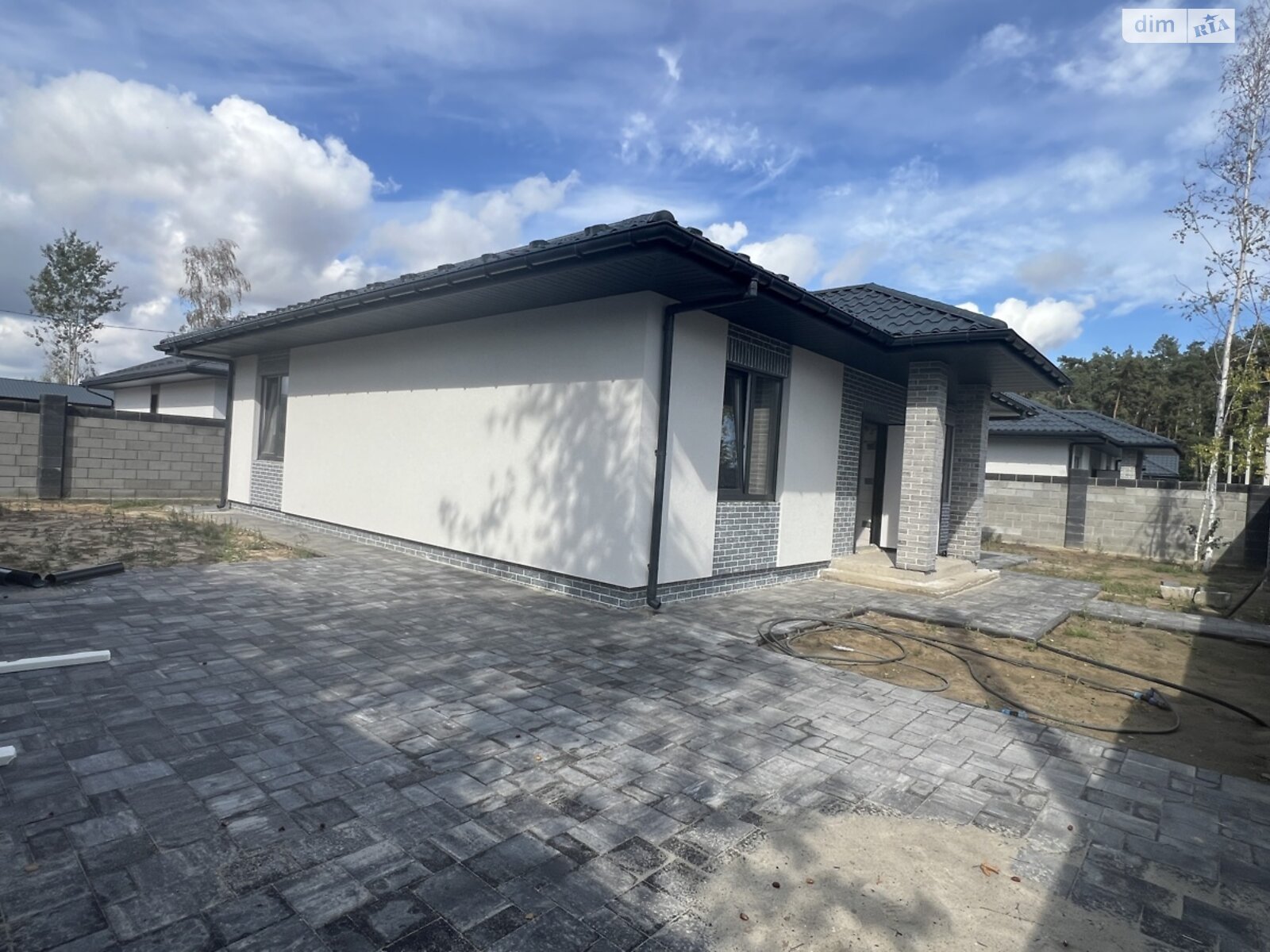 одноэтажный дом, 100 кв. м, кирпич. Продажа в Ворзеле фото 1 одноэтажный дом, 100 кв. м, кирпич. Продажа в Ворзеле фото 1