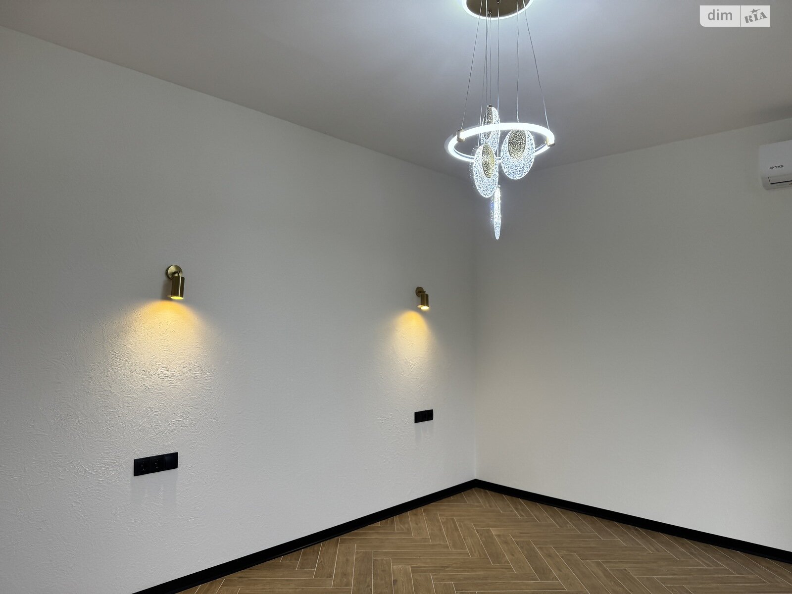 одноэтажный дом с верандой, 100 кв. м, кирпич. Продажа в Ворзеле фото 1