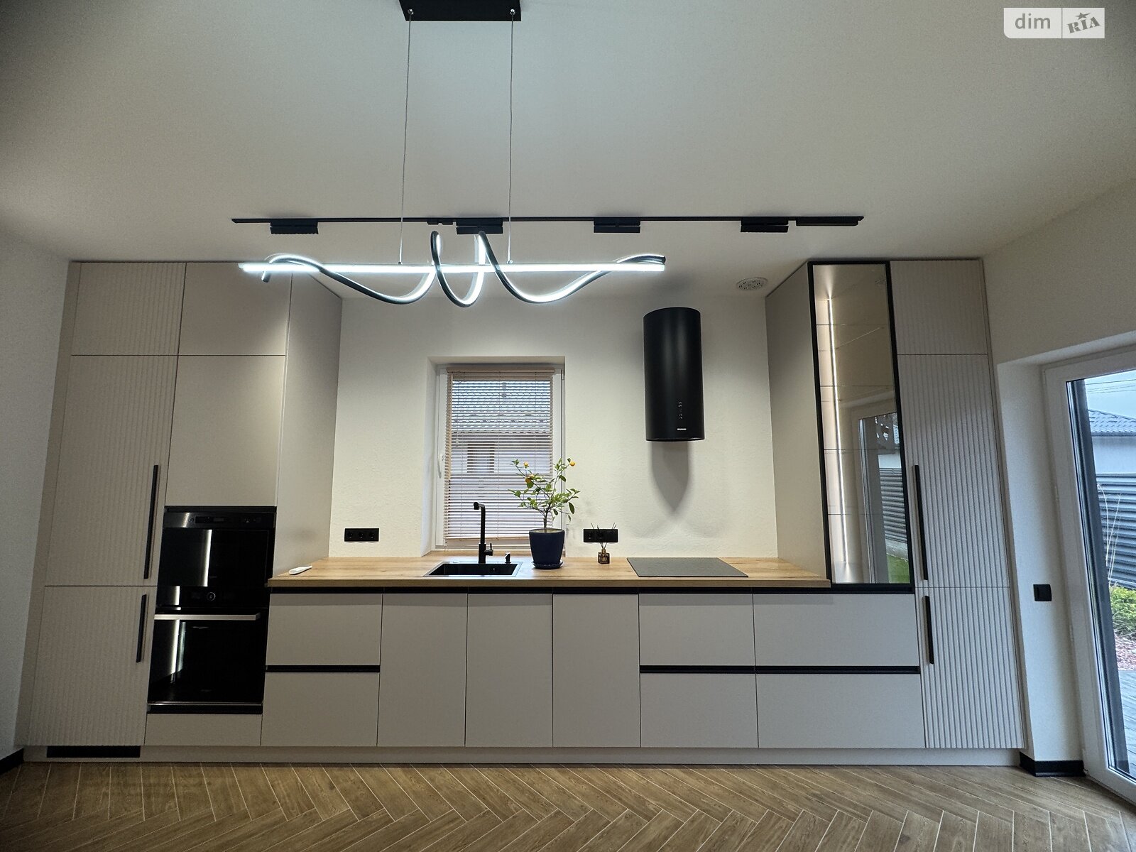 одноэтажный дом с верандой, 100 кв. м, кирпич. Продажа в Ворзеле фото 1