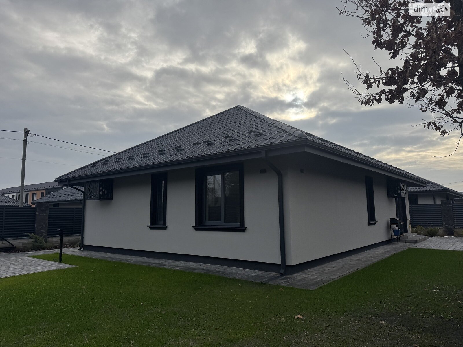 одноэтажный дом с верандой, 100 кв. м, кирпич. Продажа в Ворзеле фото 1