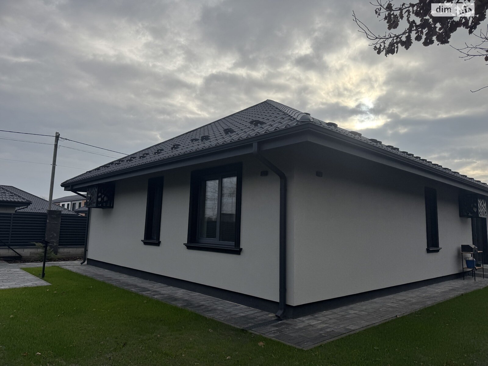 одноэтажный дом с верандой, 100 кв. м, кирпич. Продажа в Ворзеле фото 1