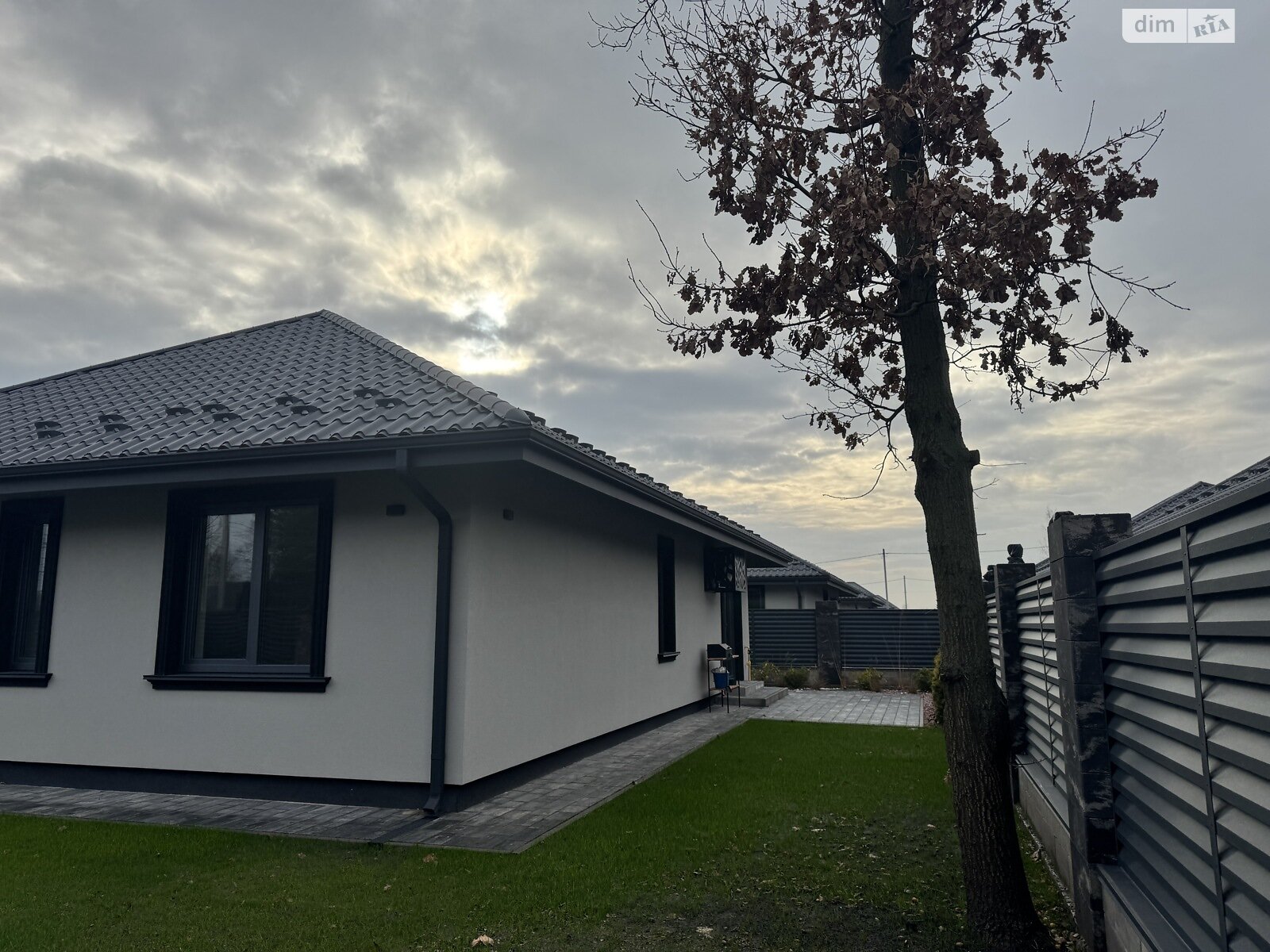 одноэтажный дом с верандой, 100 кв. м, кирпич. Продажа в Ворзеле фото 1