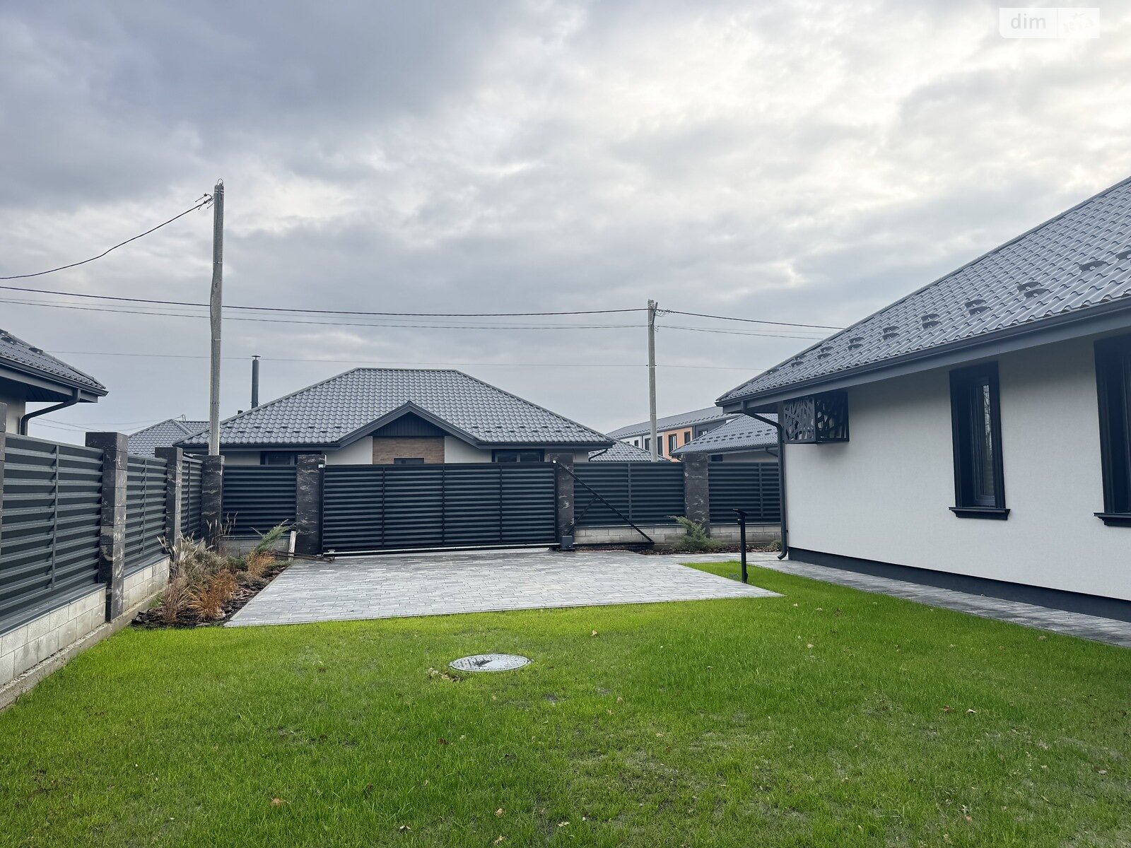 одноэтажный дом с верандой, 100 кв. м, кирпич. Продажа в Ворзеле фото 1