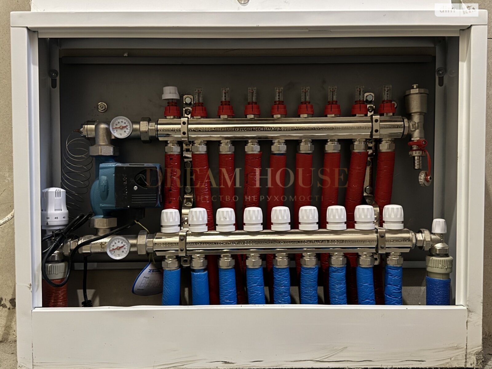 одноэтажный дом с отоплением, 125 кв. м, кирпич. Продажа в Ворзеле фото 1 одноэтажный дом с отоплением, 125 кв. м, кирпич. Продажа в Ворзеле фото 1