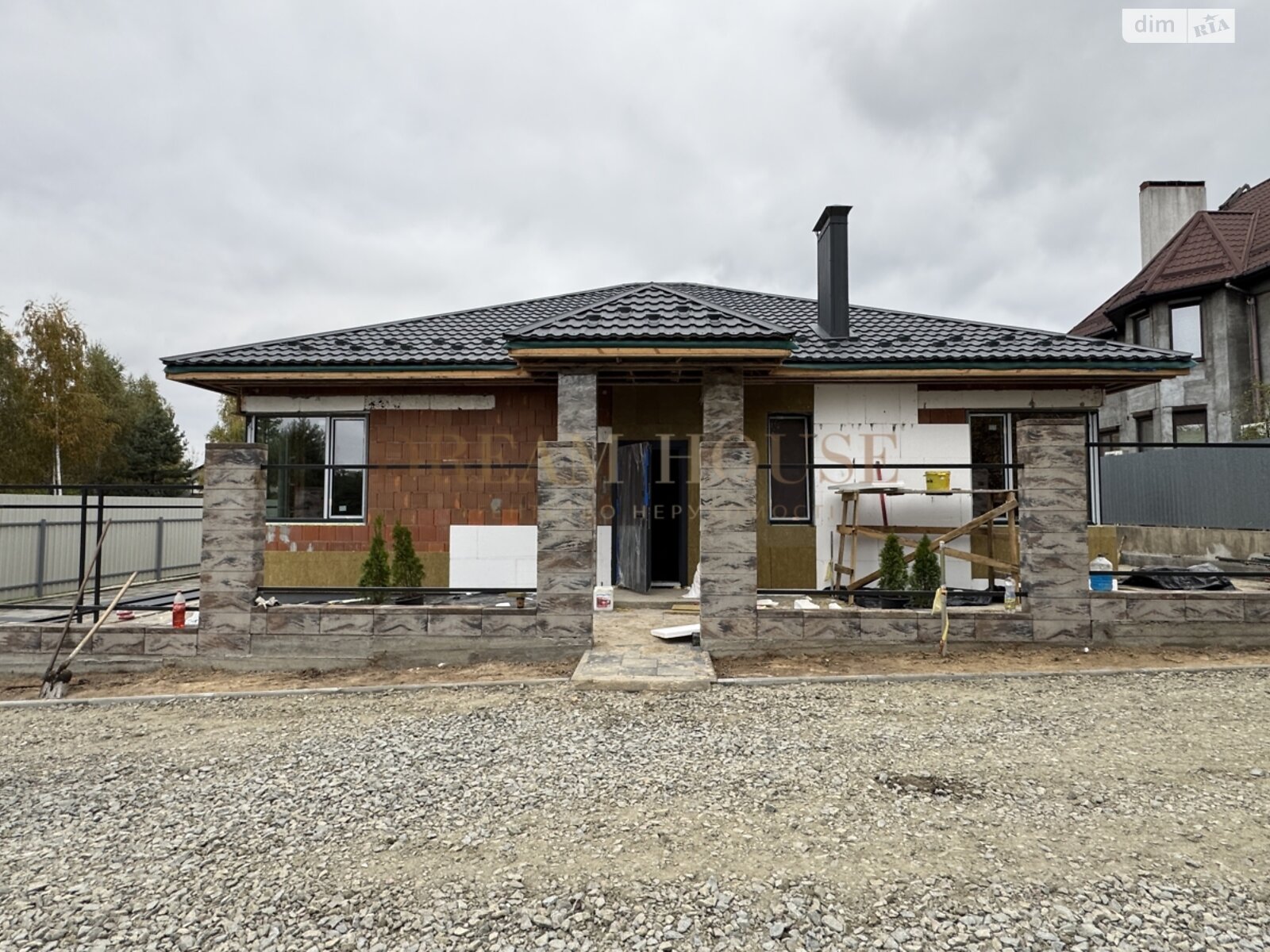 одноэтажный дом с отоплением, 125 кв. м, кирпич. Продажа в Ворзеле фото 1 одноэтажный дом с отоплением, 125 кв. м, кирпич. Продажа в Ворзеле фото 1