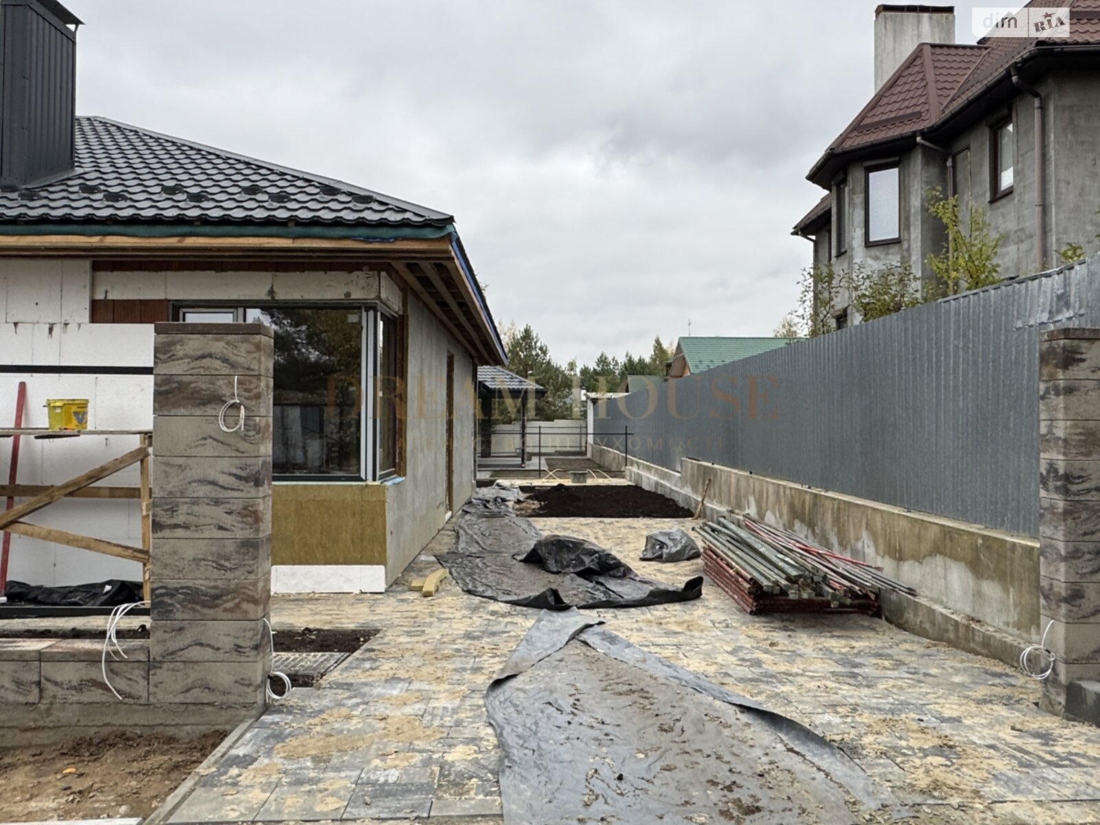 одноэтажный дом с отоплением, 125 кв. м, кирпич. Продажа в Ворзеле фото 1 одноэтажный дом с отоплением, 125 кв. м, кирпич. Продажа в Ворзеле фото 1