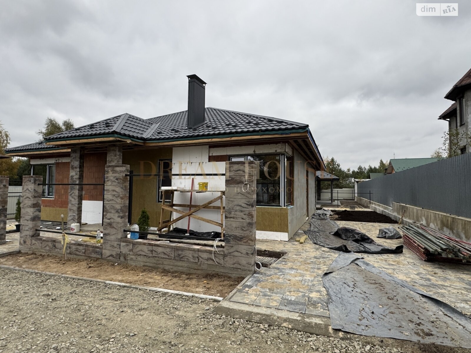 одноэтажный дом с отоплением, 125 кв. м, кирпич. Продажа в Ворзеле фото 1 одноэтажный дом с отоплением, 125 кв. м, кирпич. Продажа в Ворзеле фото 1