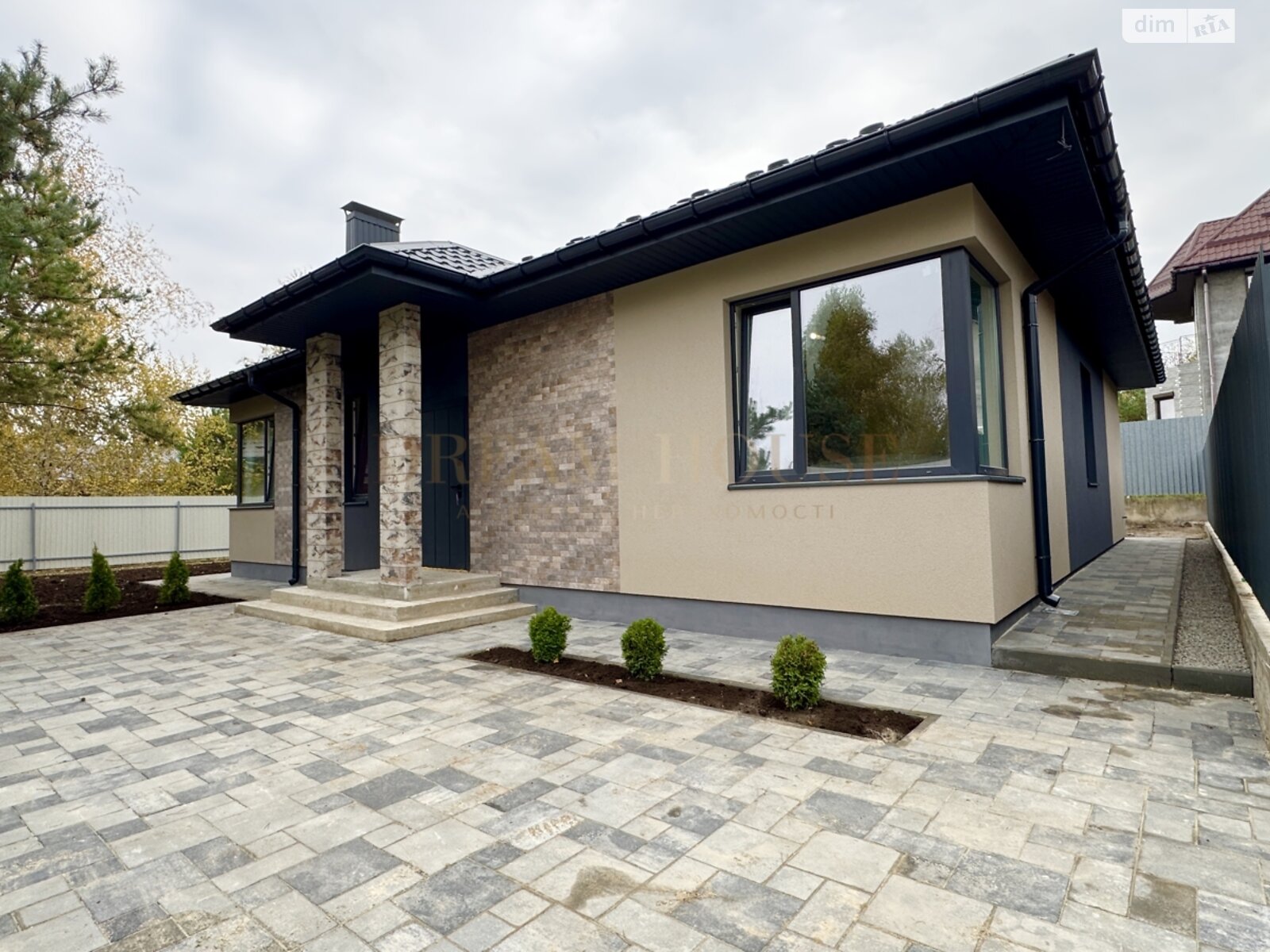 одноэтажный дом с отоплением, 125 кв. м, кирпич. Продажа в Ворзеле фото 1 одноэтажный дом с отоплением, 125 кв. м, кирпич. Продажа в Ворзеле фото 1