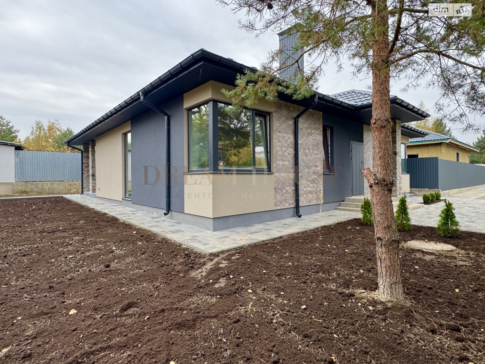 одноэтажный дом с отоплением, 125 кв. м, кирпич. Продажа в Ворзеле фото 1 одноэтажный дом с отоплением, 125 кв. м, кирпич. Продажа в Ворзеле фото 1