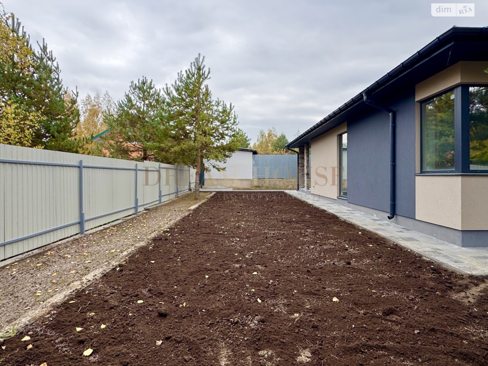 одноэтажный дом с отоплением, 125 кв. м, кирпич. Продажа в Ворзеле фото 1 одноэтажный дом с отоплением, 125 кв. м, кирпич. Продажа в Ворзеле фото 1